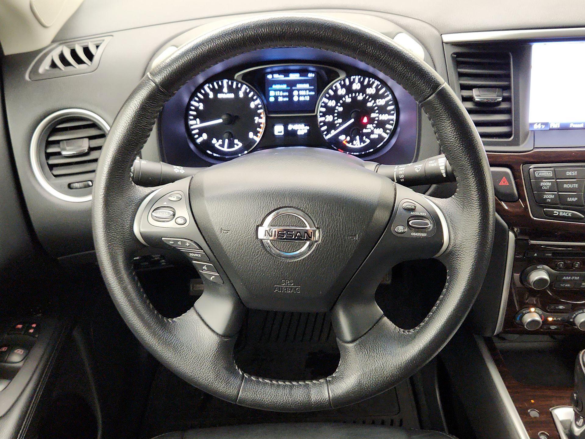 Thumbnail: 2013 Nissan Pathfinder - 10