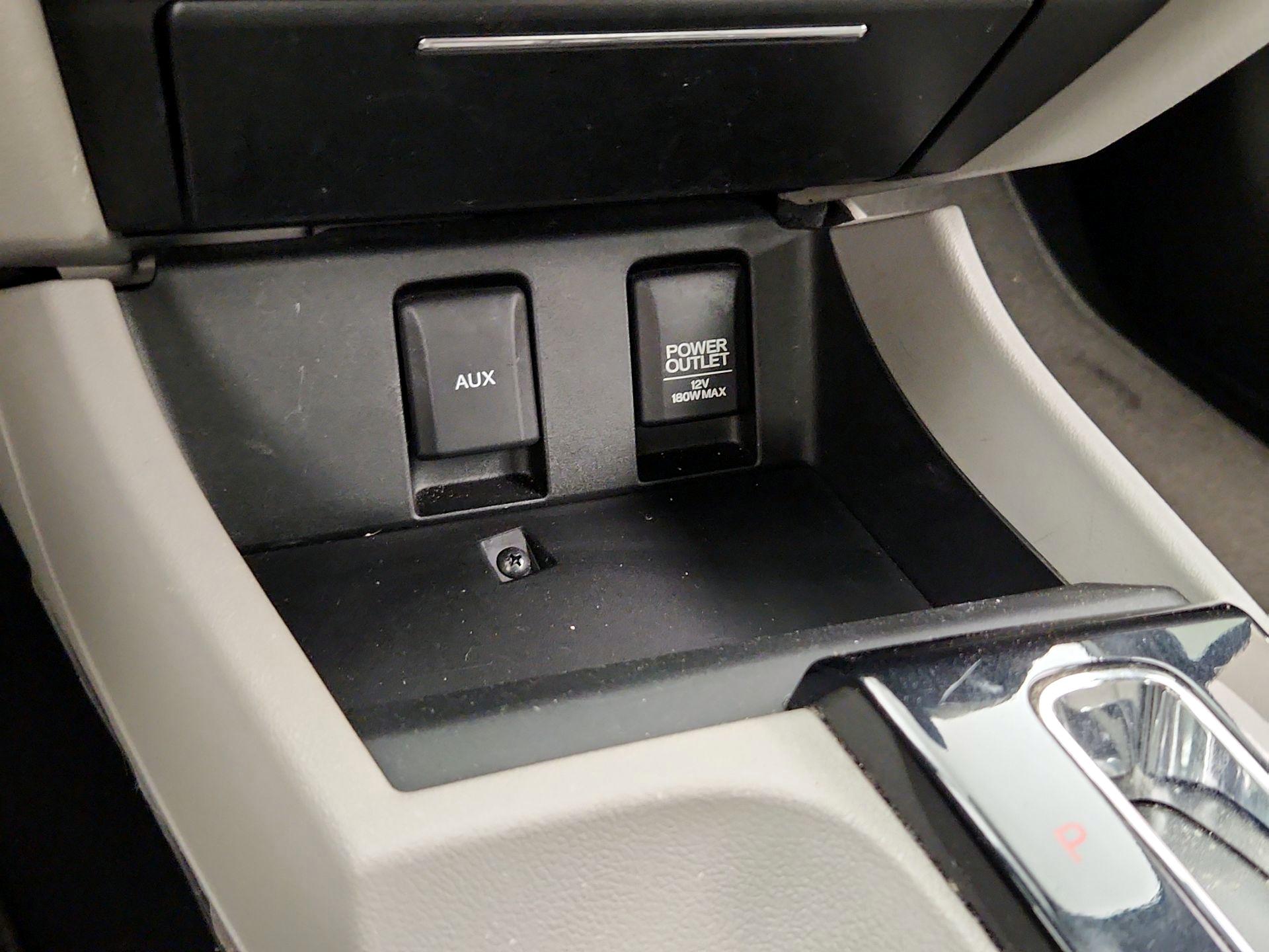 Thumbnail: 2015 Honda Civic - 18