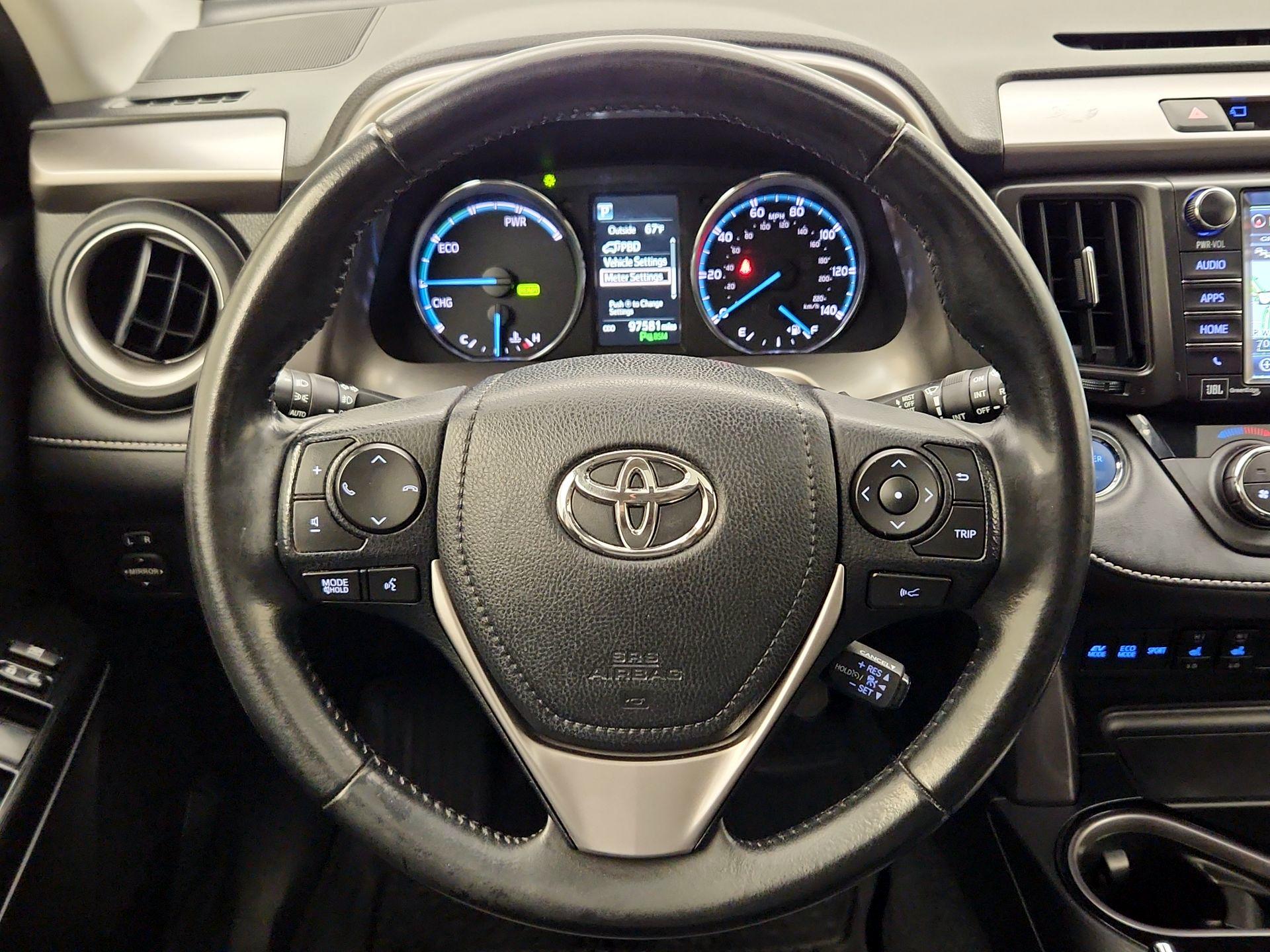 Thumbnail: 2017 Toyota RAV4 - 10