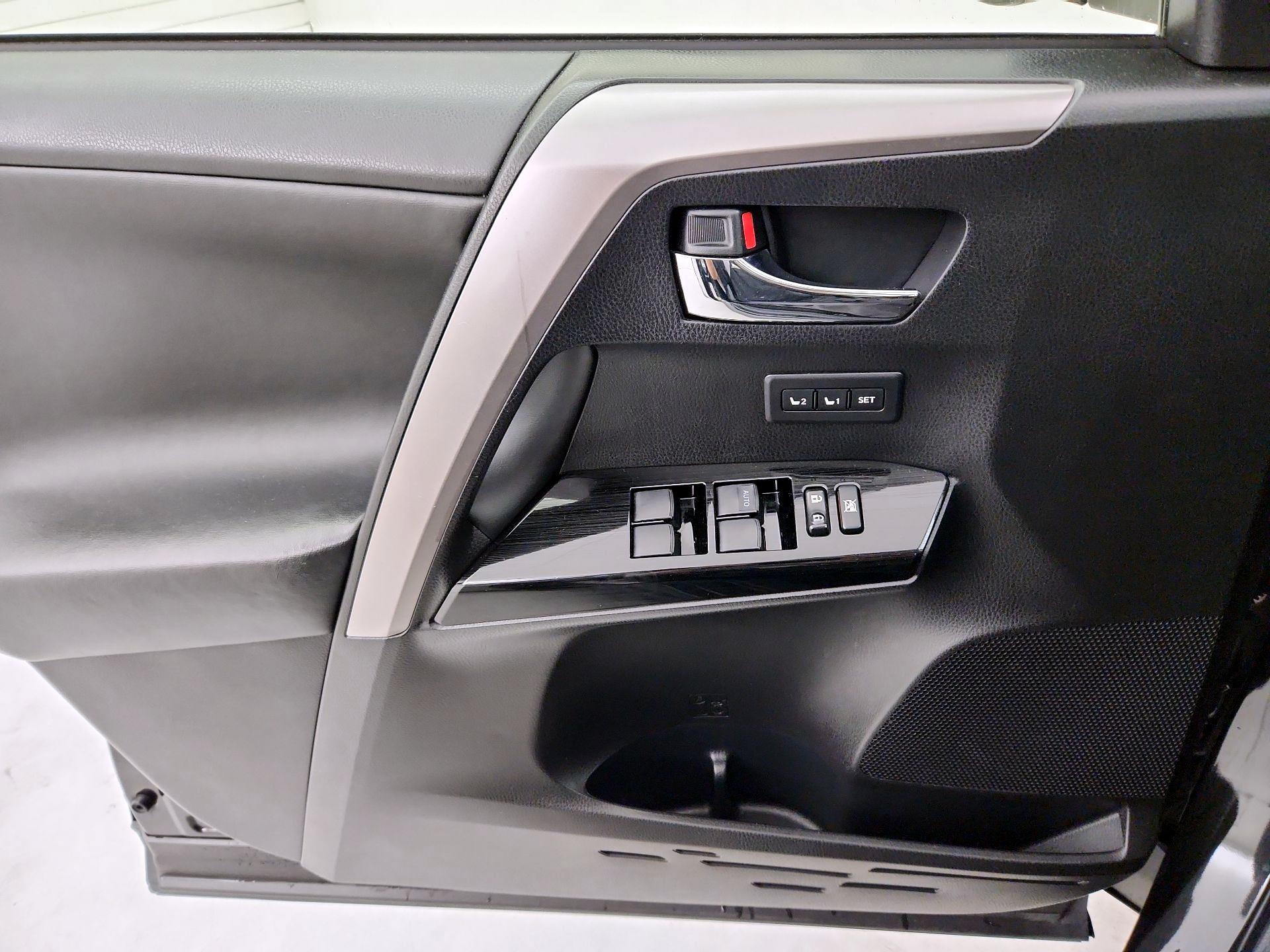 Thumbnail: 2017 Toyota RAV4 - 12