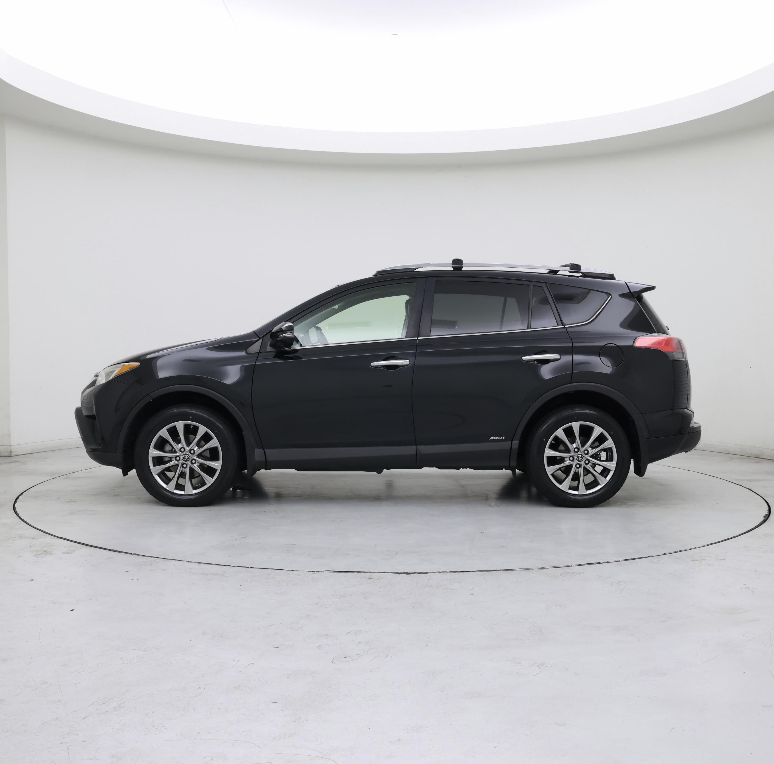 Thumbnail: 2017 Toyota RAV4 - 3