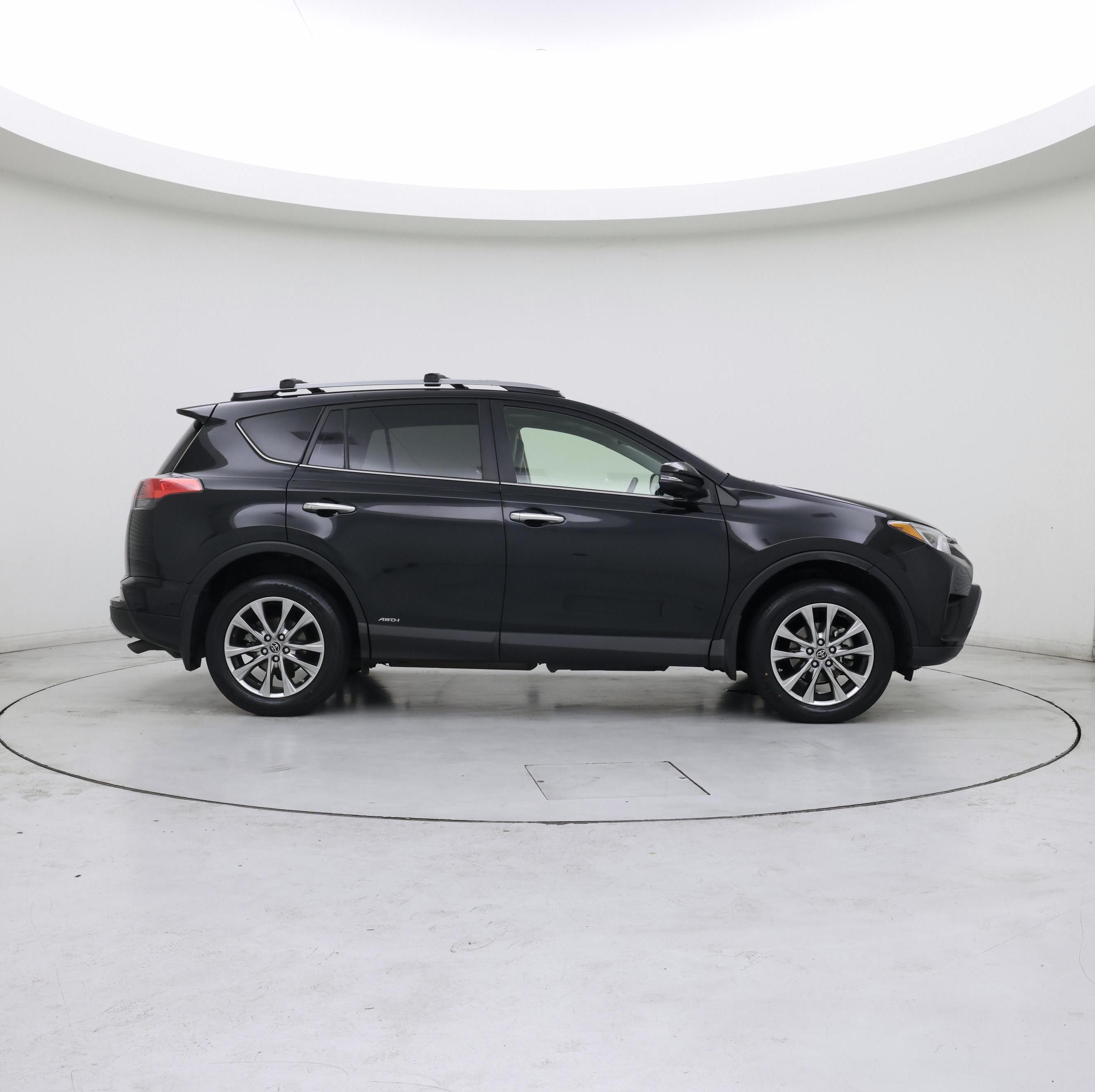 Thumbnail: 2017 Toyota RAV4 - 7