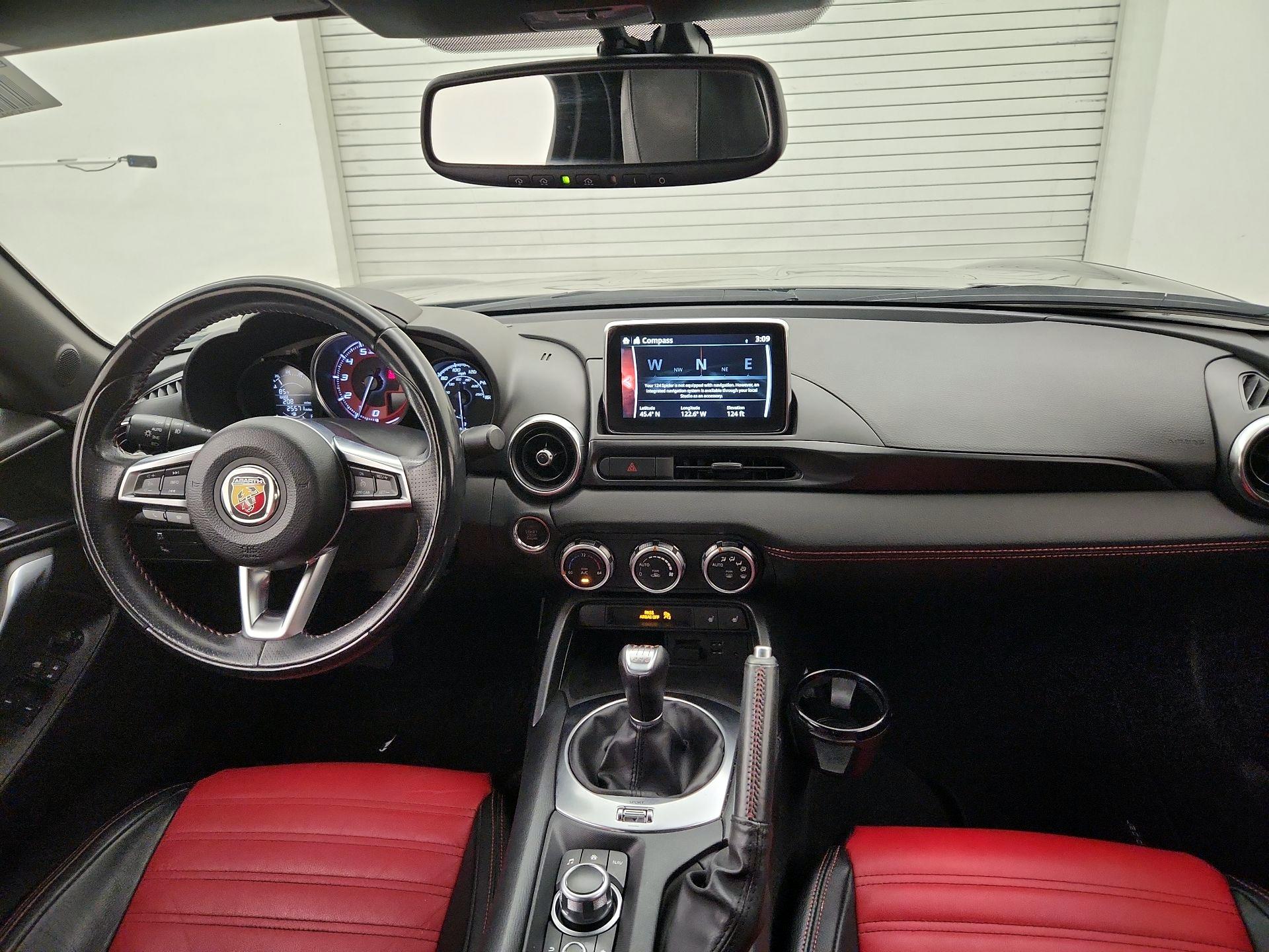 Thumbnail: 2018 Fiat 124 Spider - 9