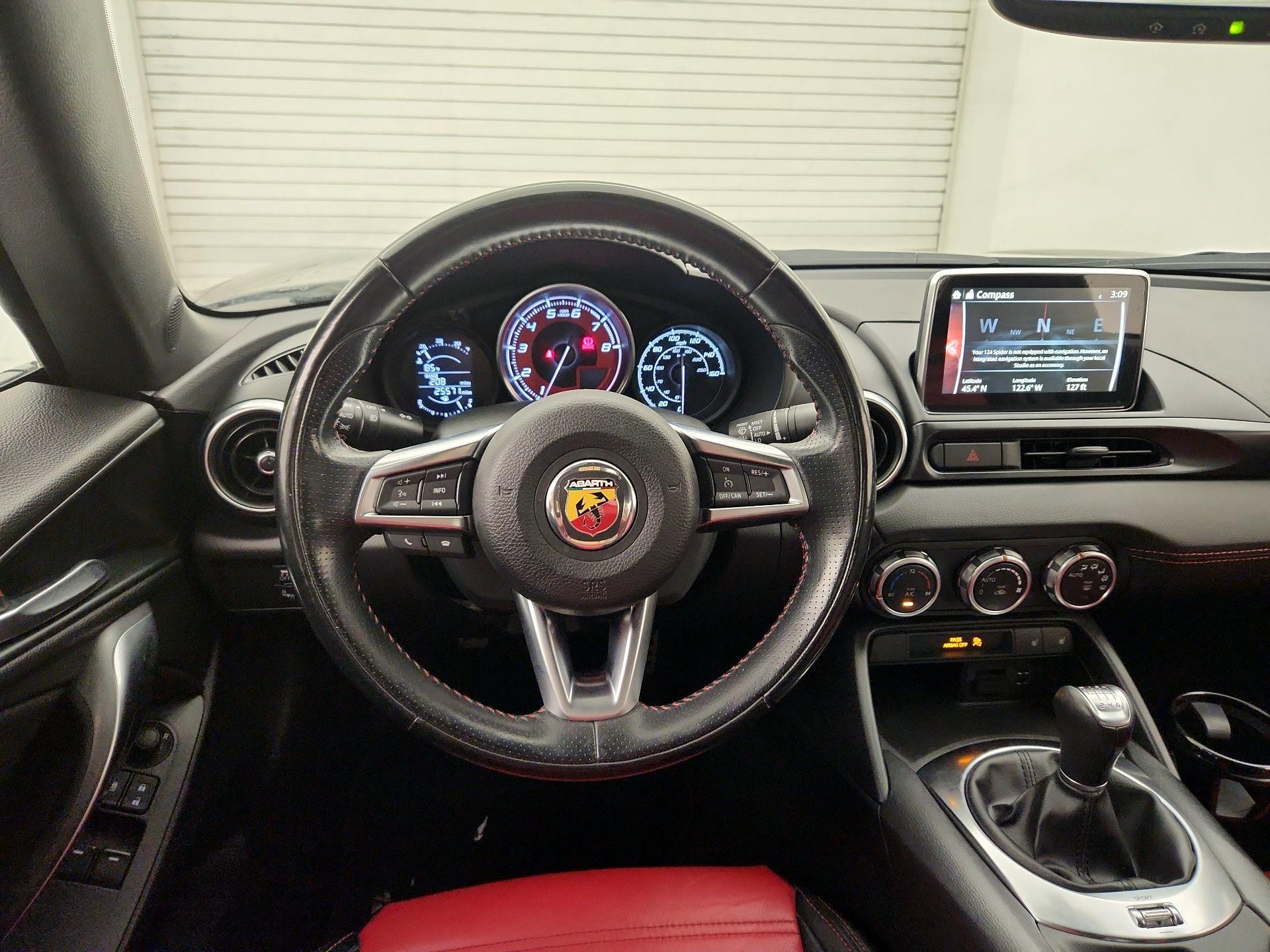Thumbnail: 2018 Fiat 124 Spider - 10