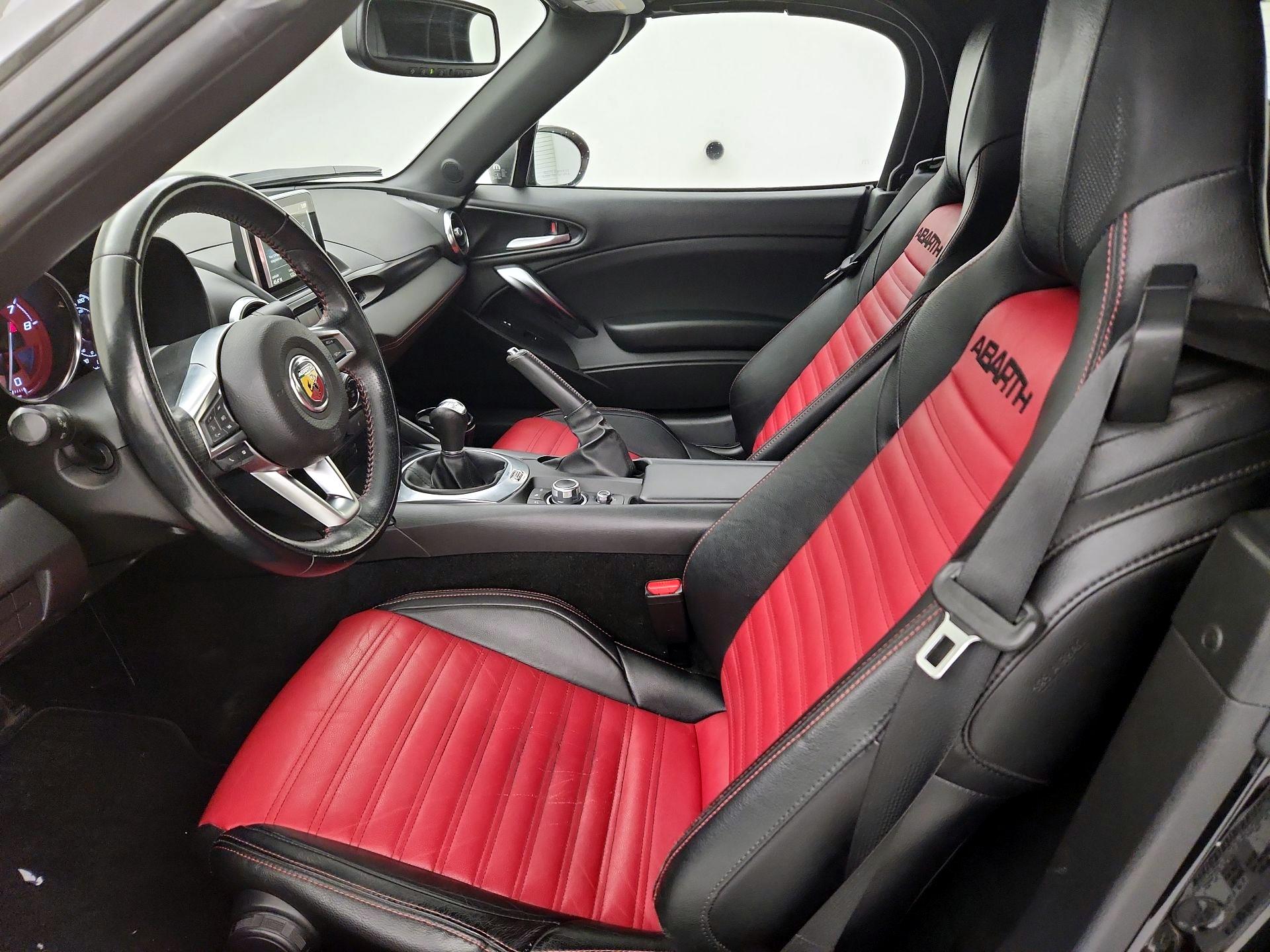 Thumbnail: 2018 Fiat 124 Spider - 11