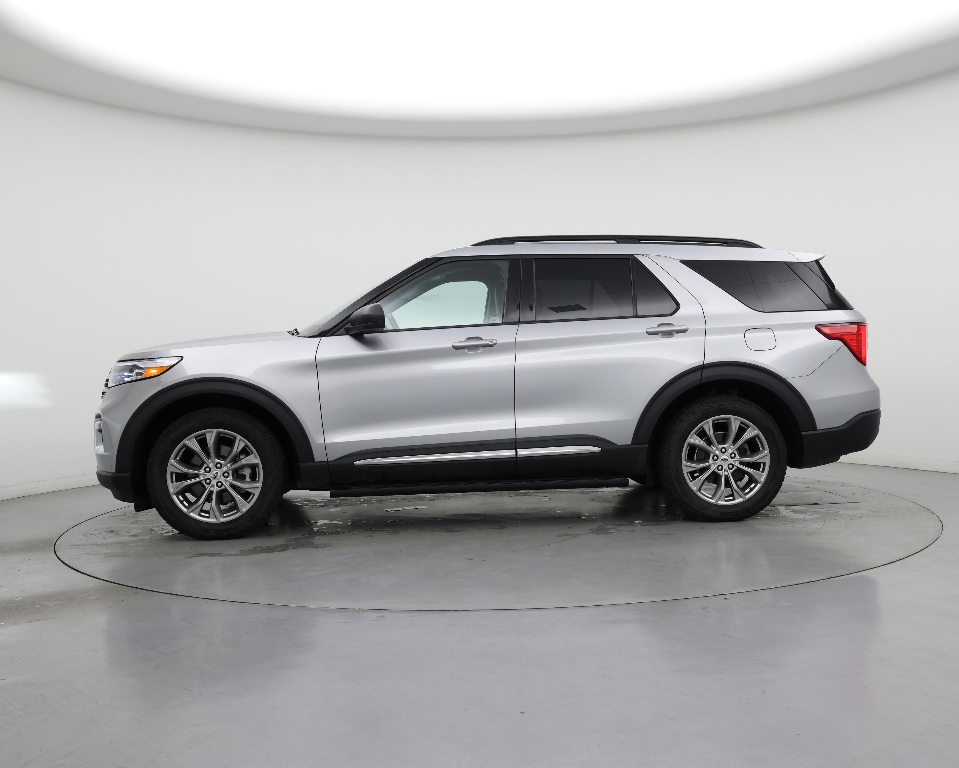 Thumbnail: 2022 Ford Explorer - 3