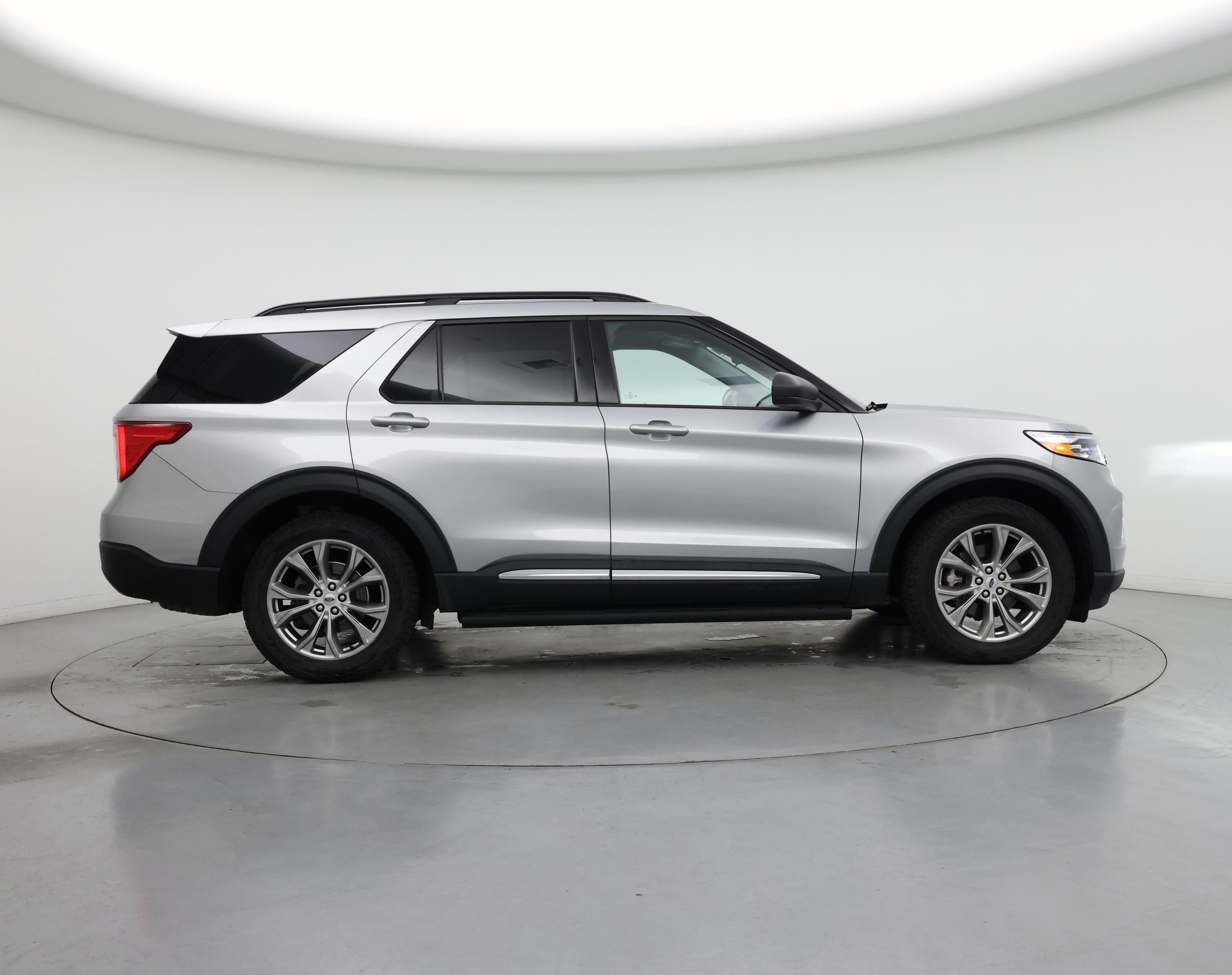 Thumbnail: 2022 Ford Explorer - 7