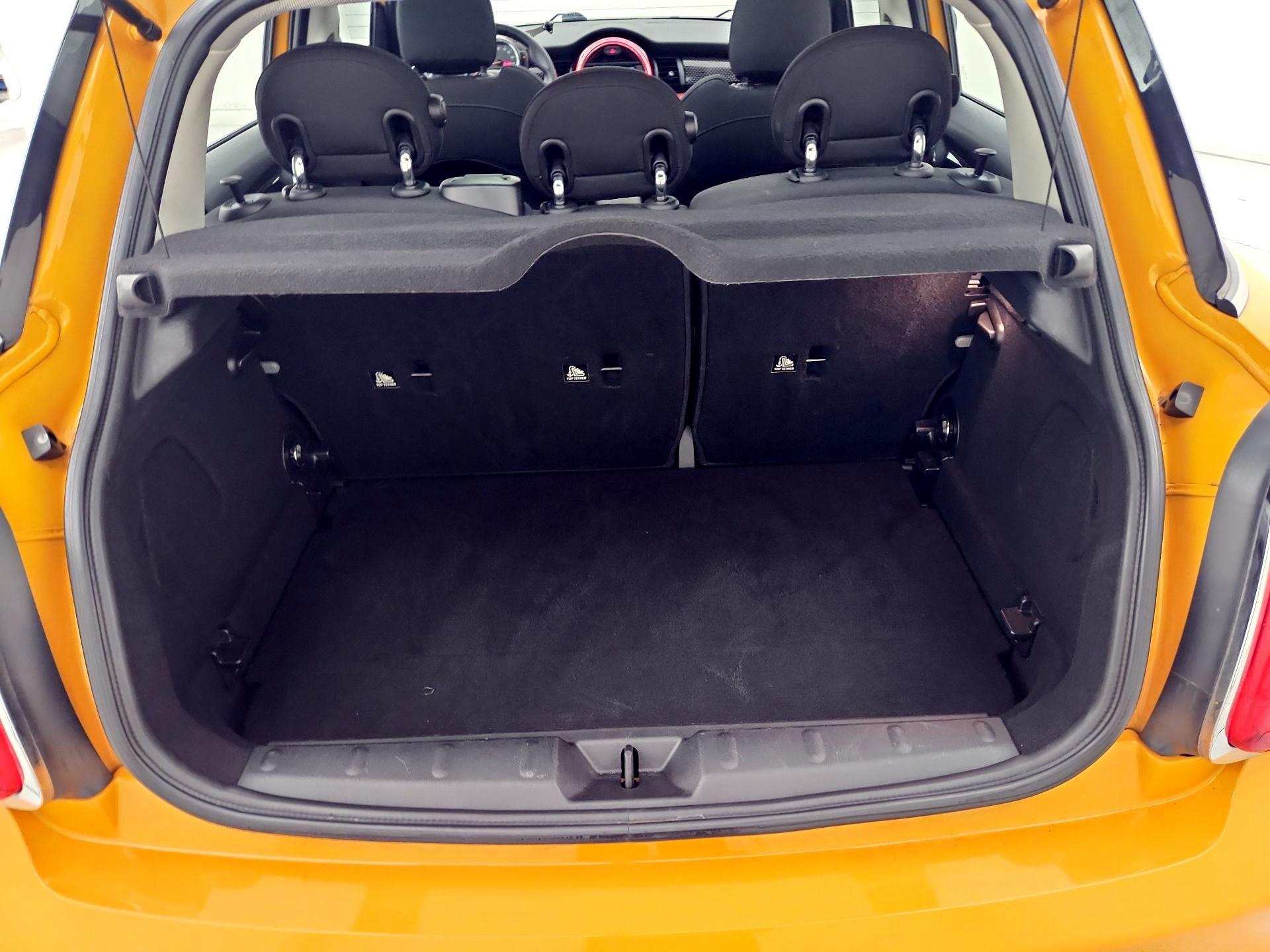 Thumbnail: 2015 MINI Cooper Hardtop - 20