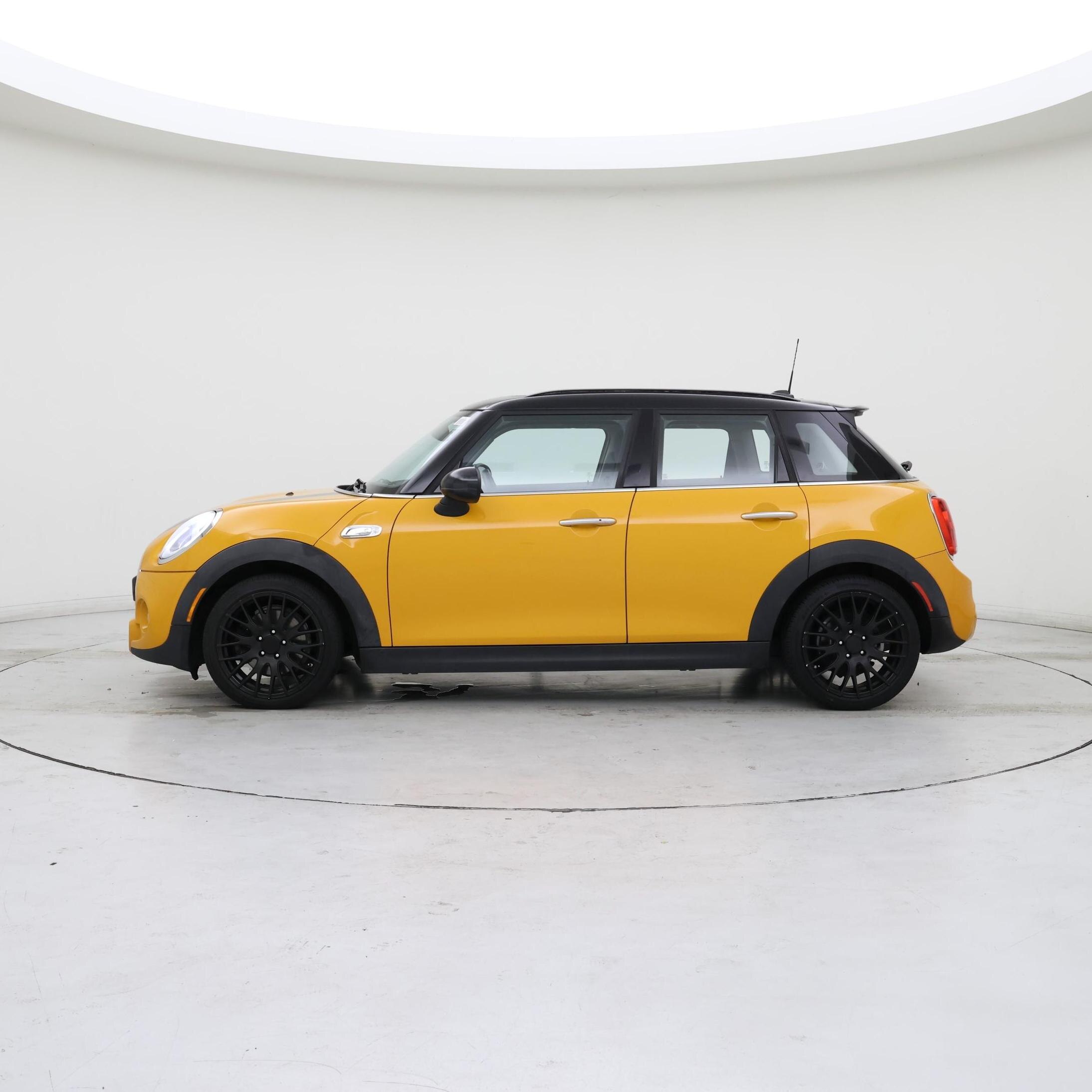 Thumbnail: 2015 MINI Cooper Hardtop - 3