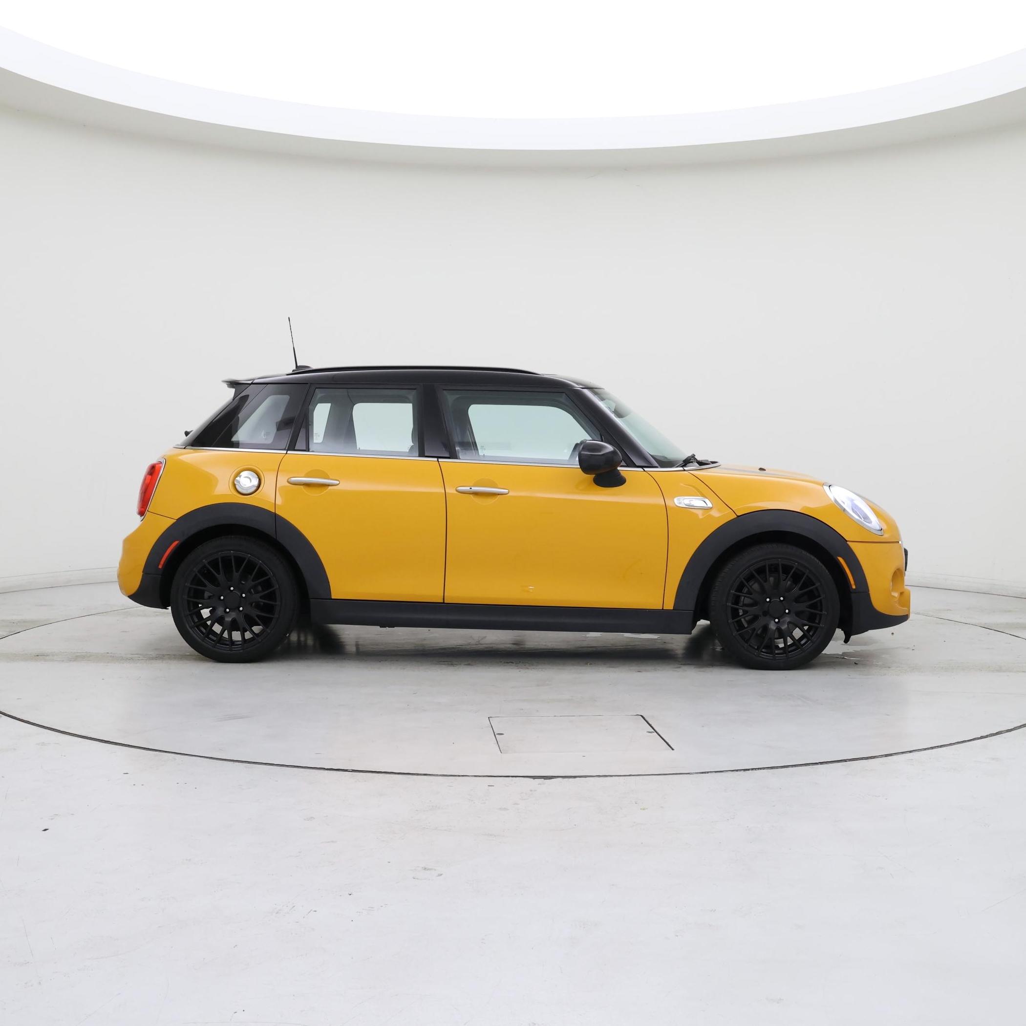 Thumbnail: 2015 MINI Cooper Hardtop - 7