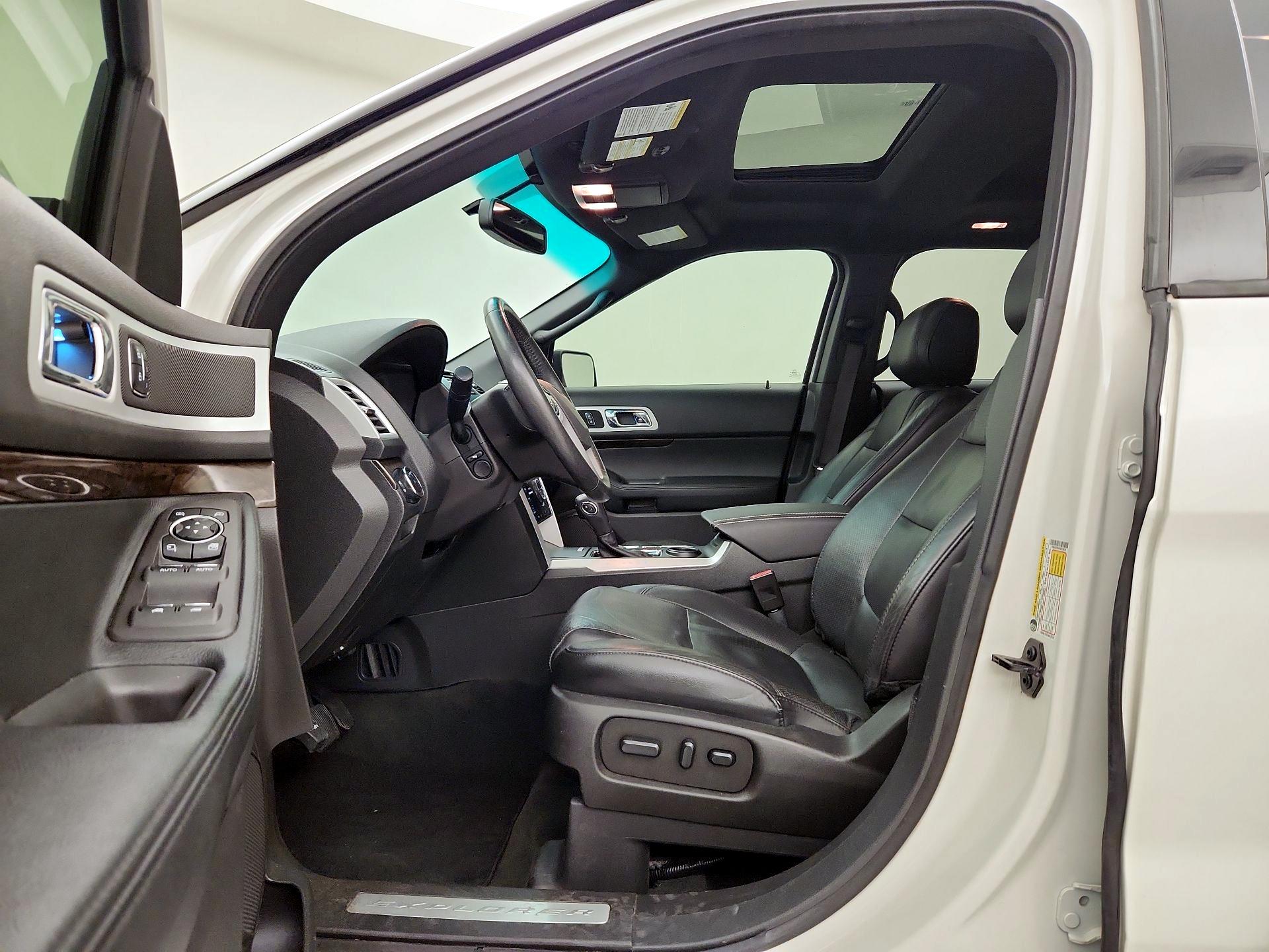 Thumbnail: 2015 Ford Explorer - 11