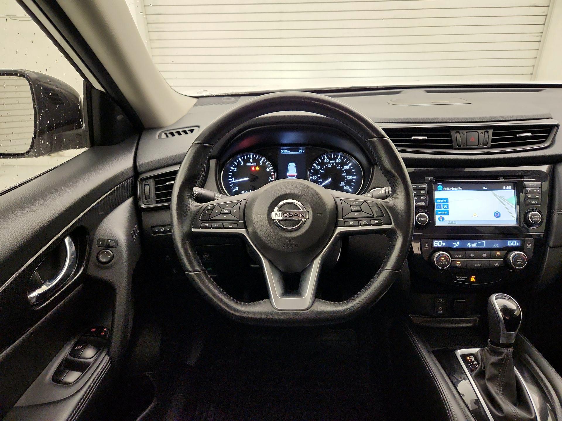 Thumbnail: 2017 Nissan Rogue - 10