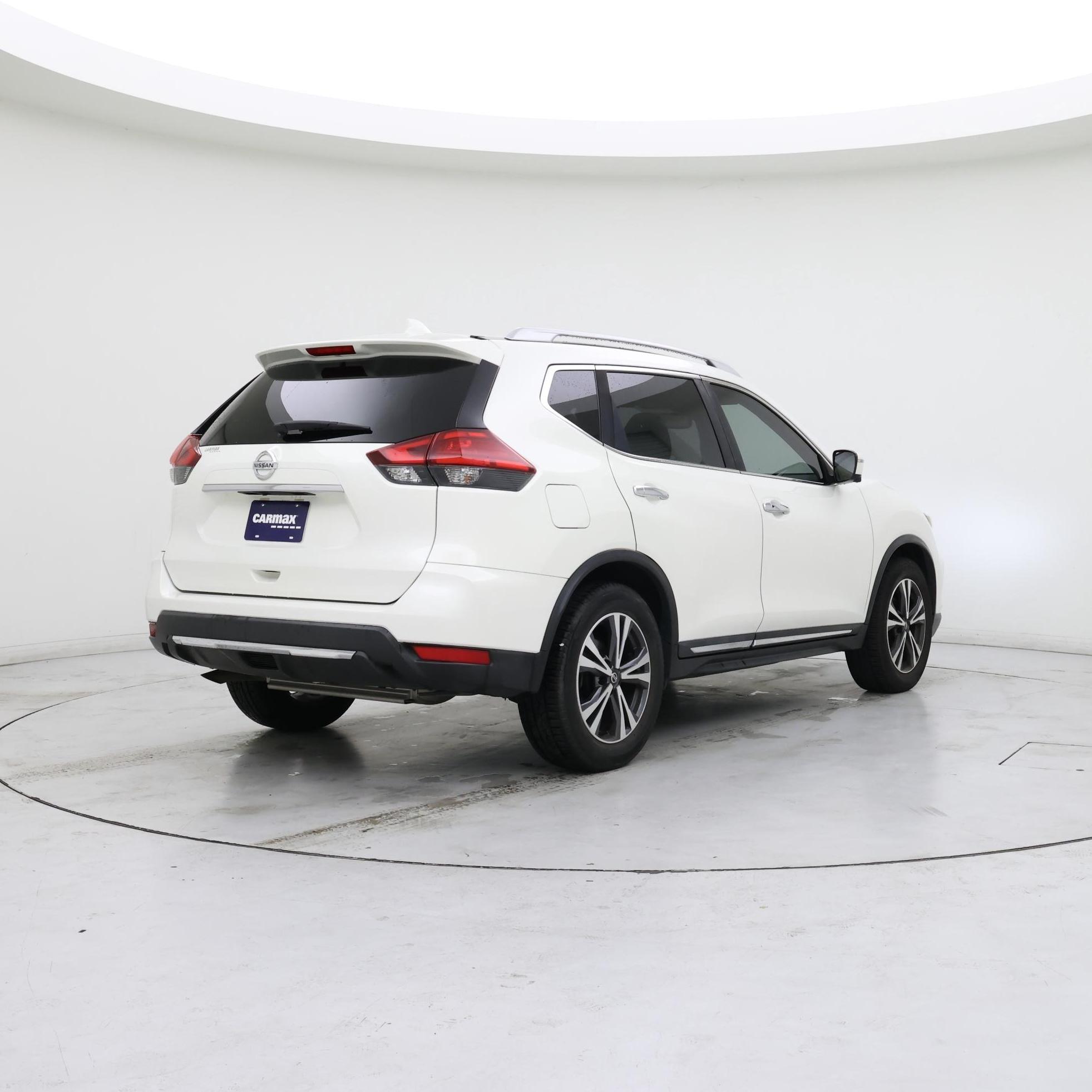 Thumbnail: 2017 Nissan Rogue - 8