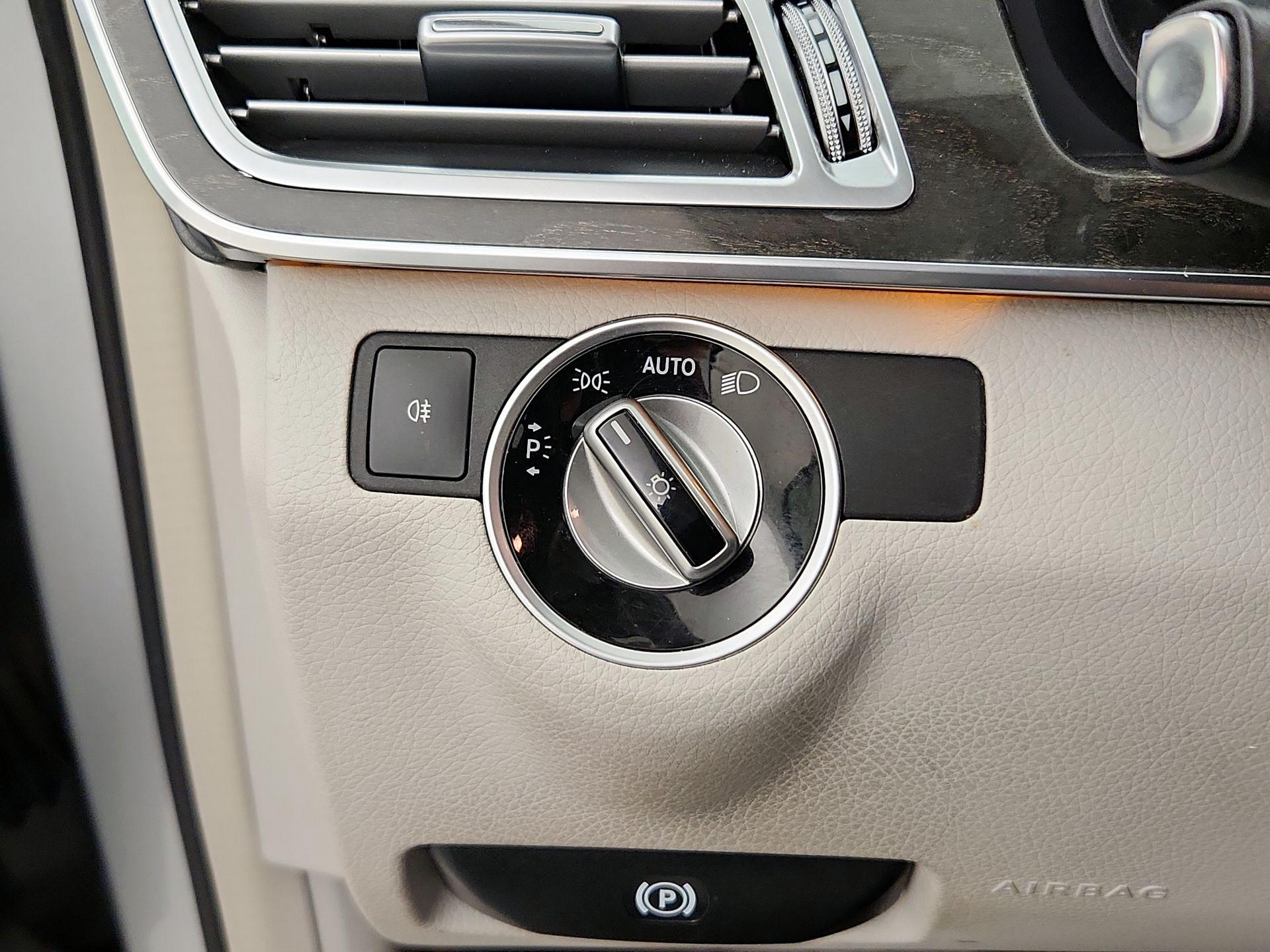 Thumbnail: 2014 Mercedes-Benz E-Class - 13