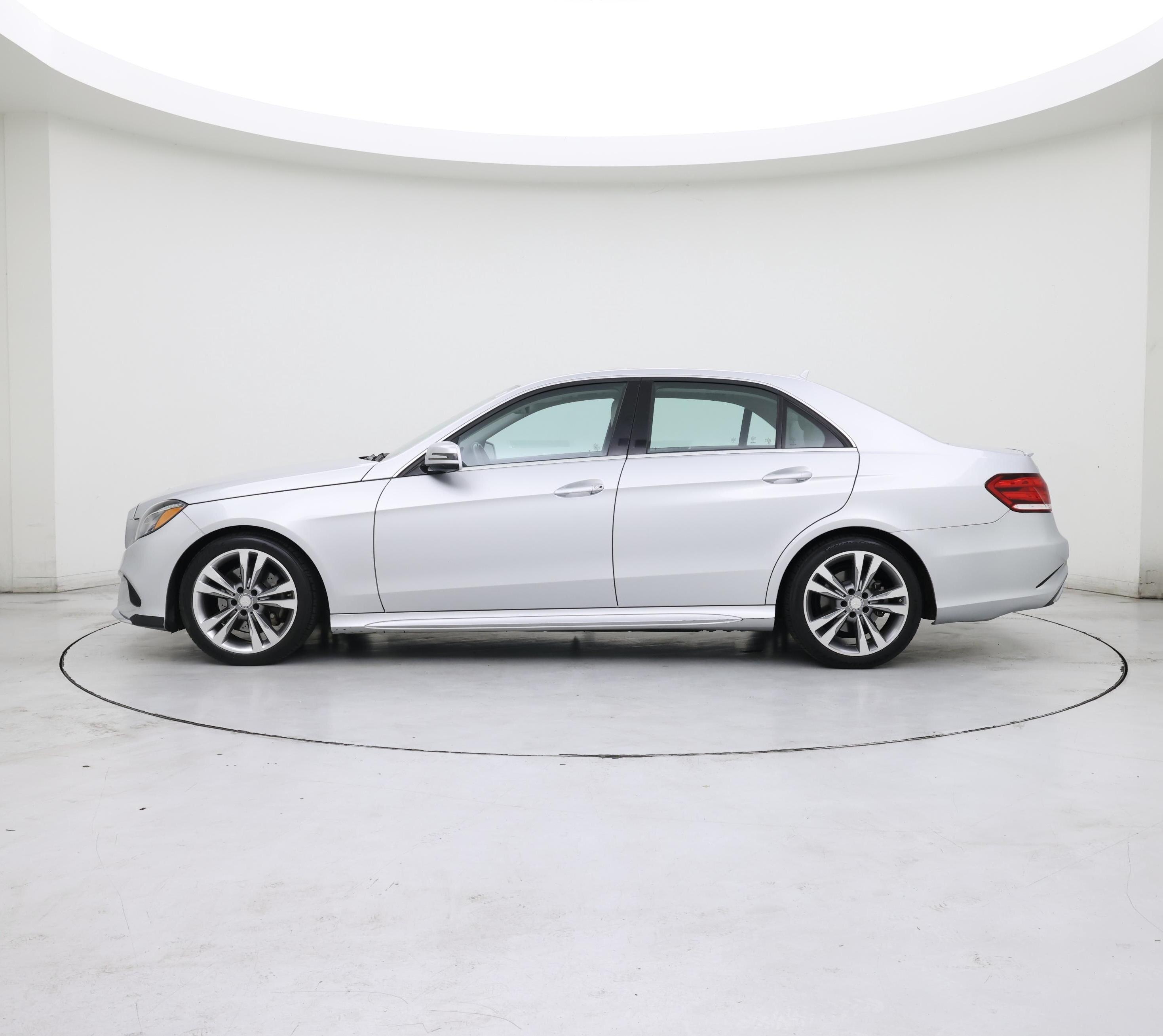 Thumbnail: 2014 Mercedes-Benz E-Class - 3