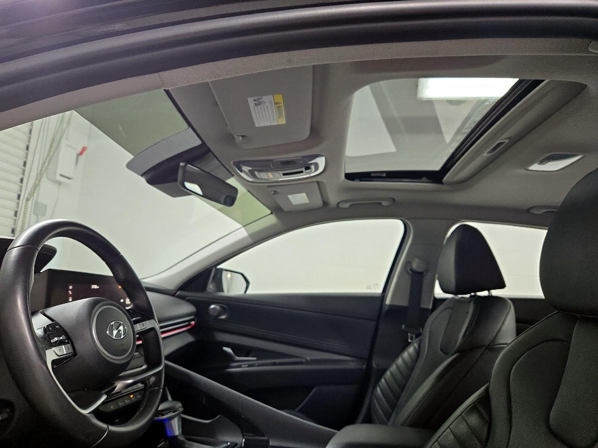 Thumbnail: 2022 Hyundai Elantra - 20
