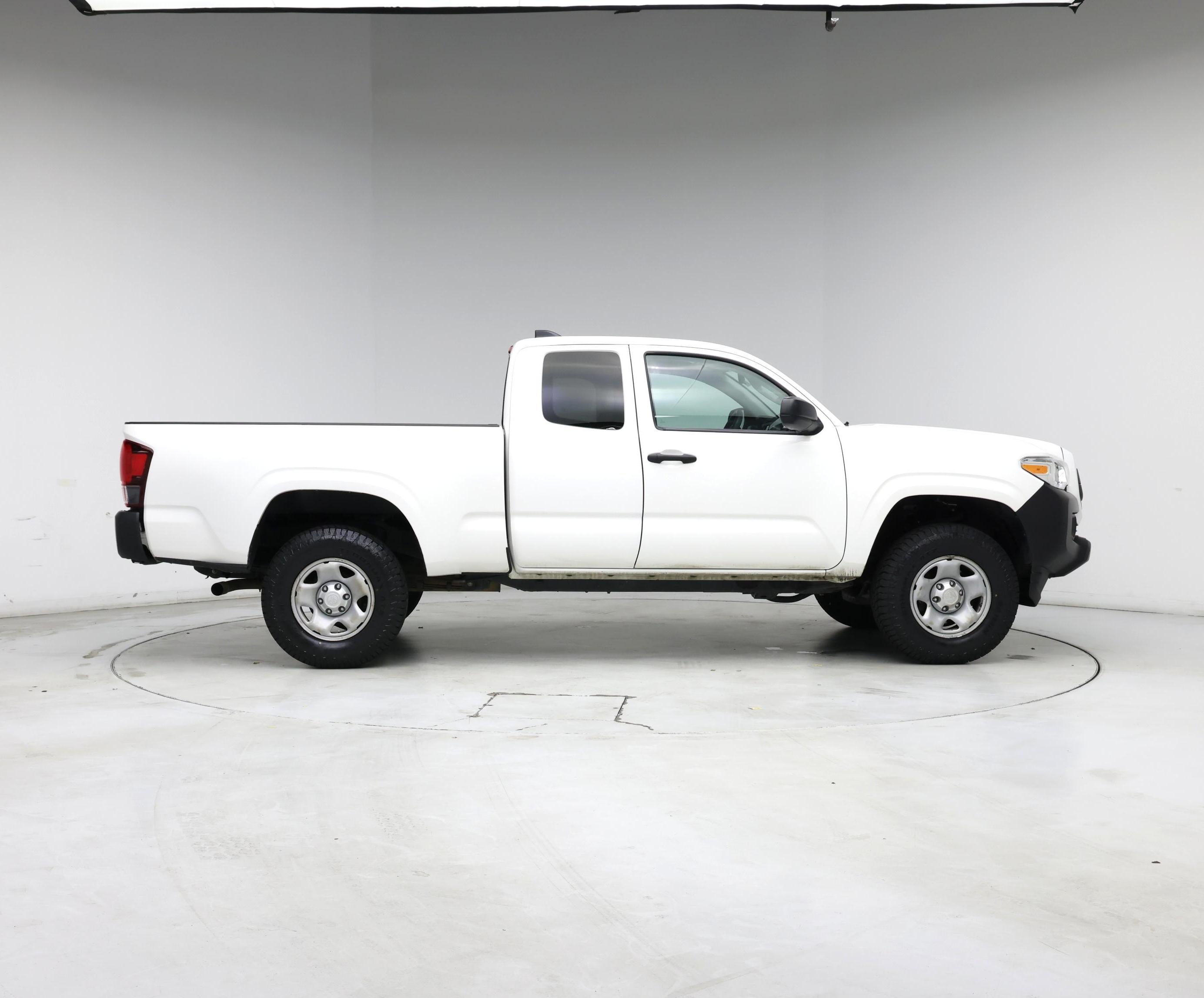 Thumbnail: 2021 Toyota Tacoma - 3