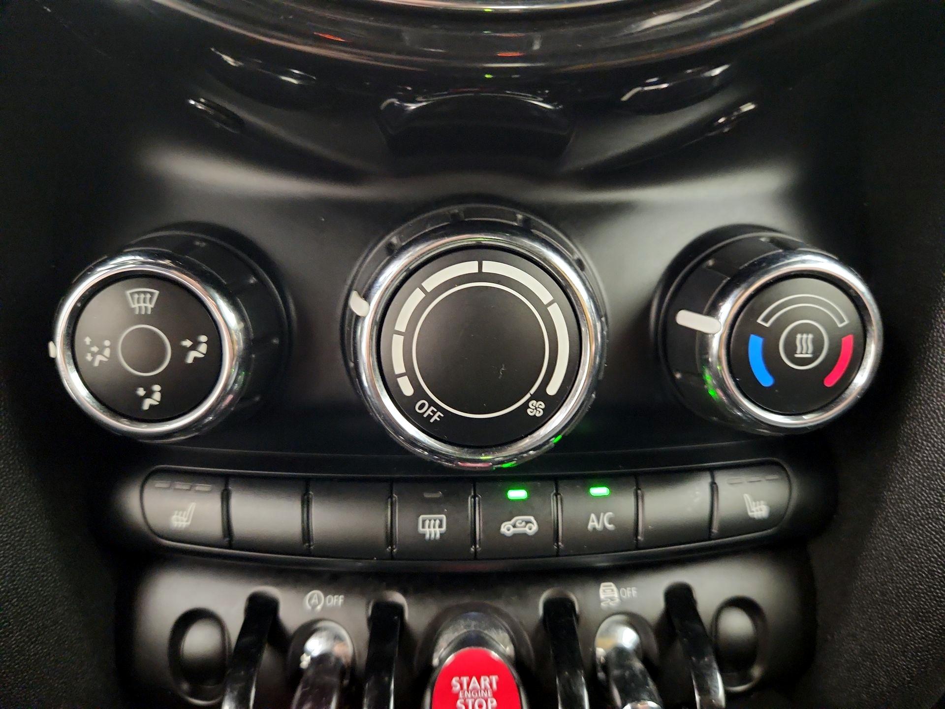 Thumbnail: 2019 MINI Cooper - 16