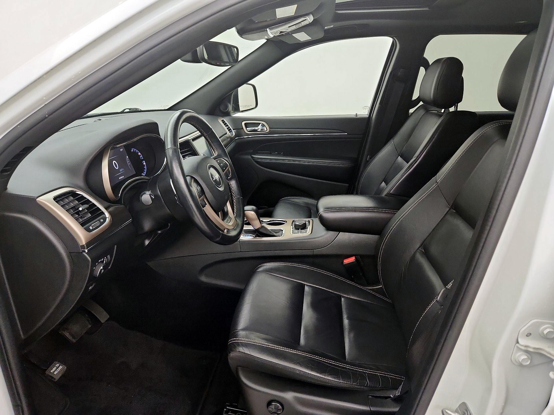 Thumbnail: 2017 Jeep Grand Cherokee - 11