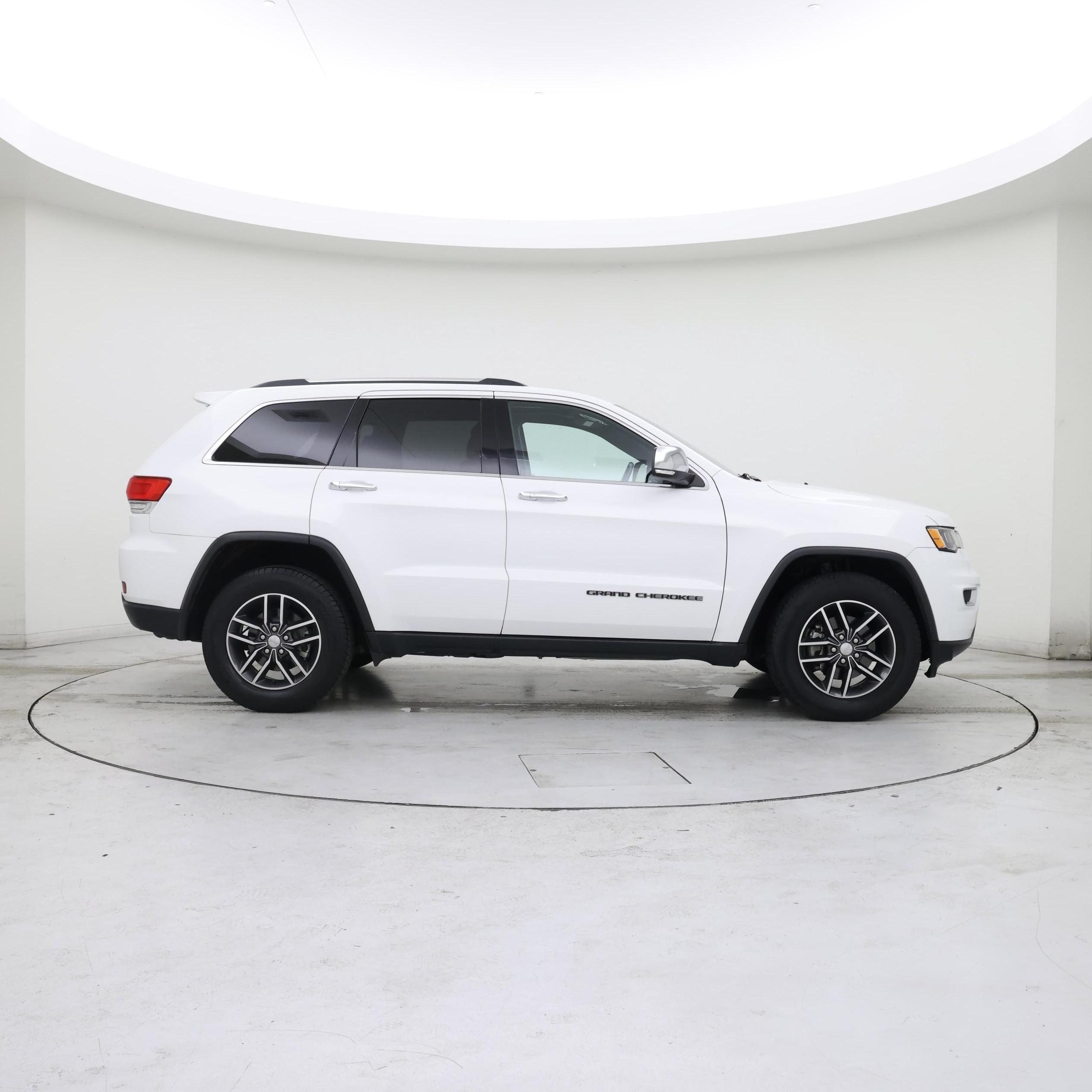 Thumbnail: 2017 Jeep Grand Cherokee - 7