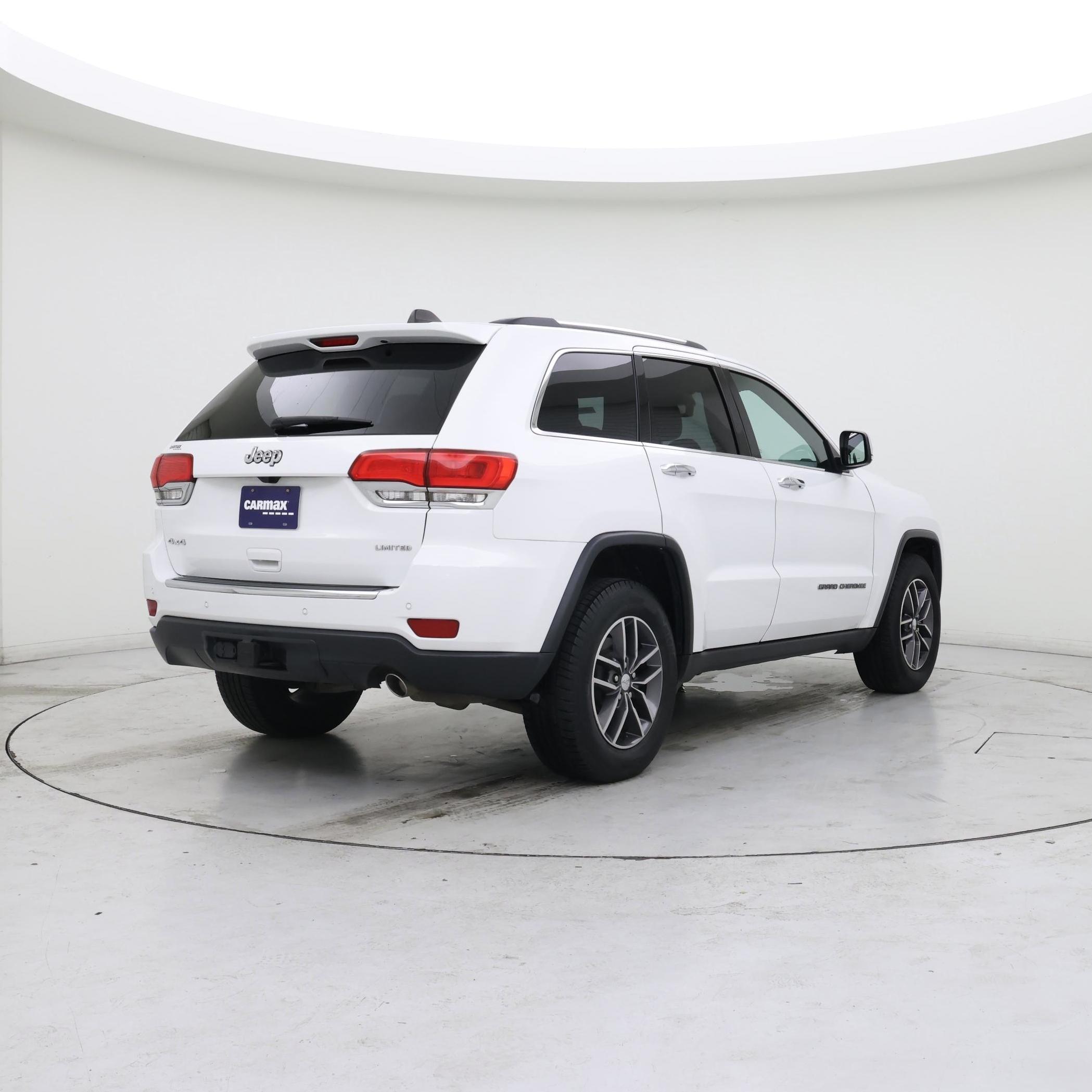 Thumbnail: 2017 Jeep Grand Cherokee - 8