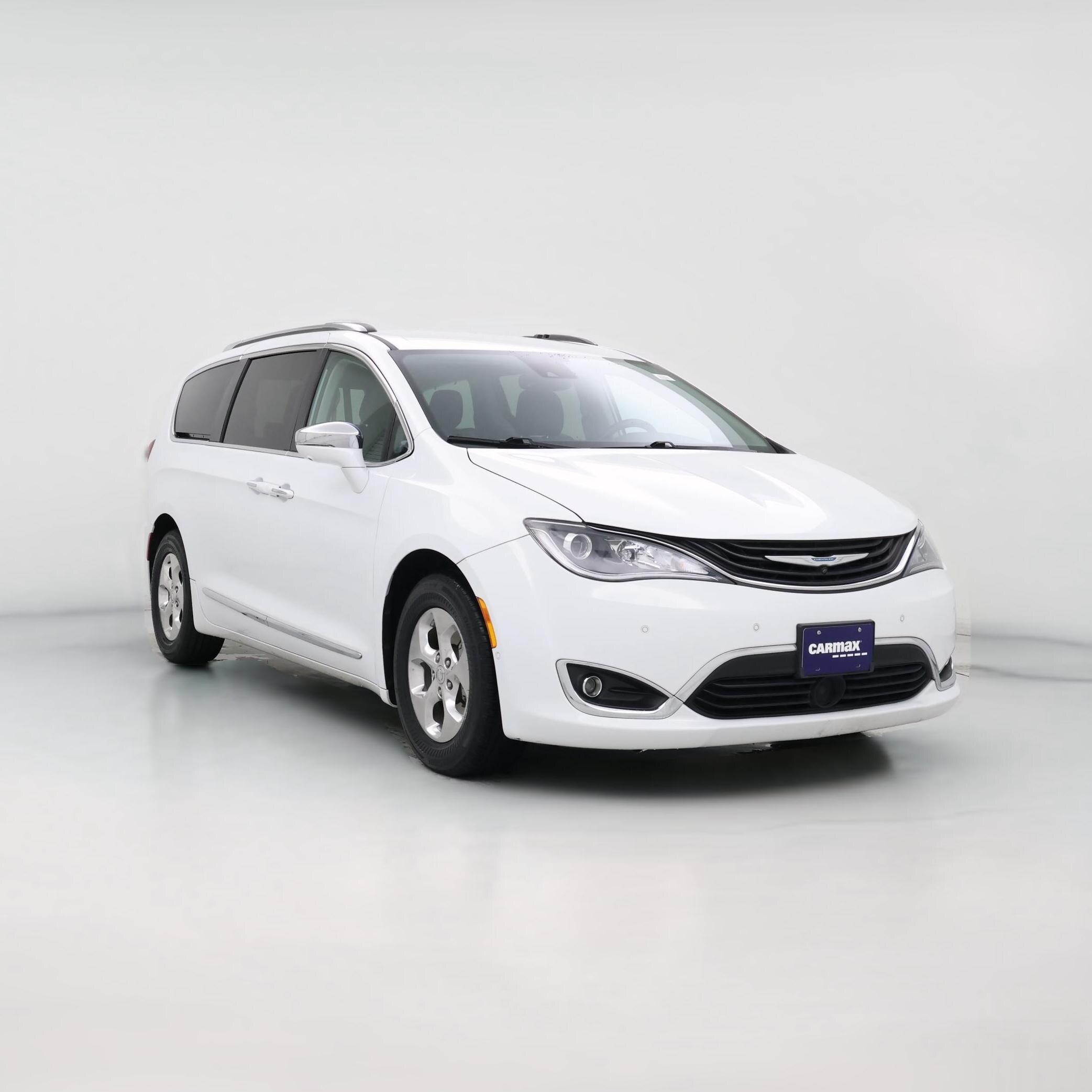 Thumbnail: 2018 Chrysler Pacifica - 1