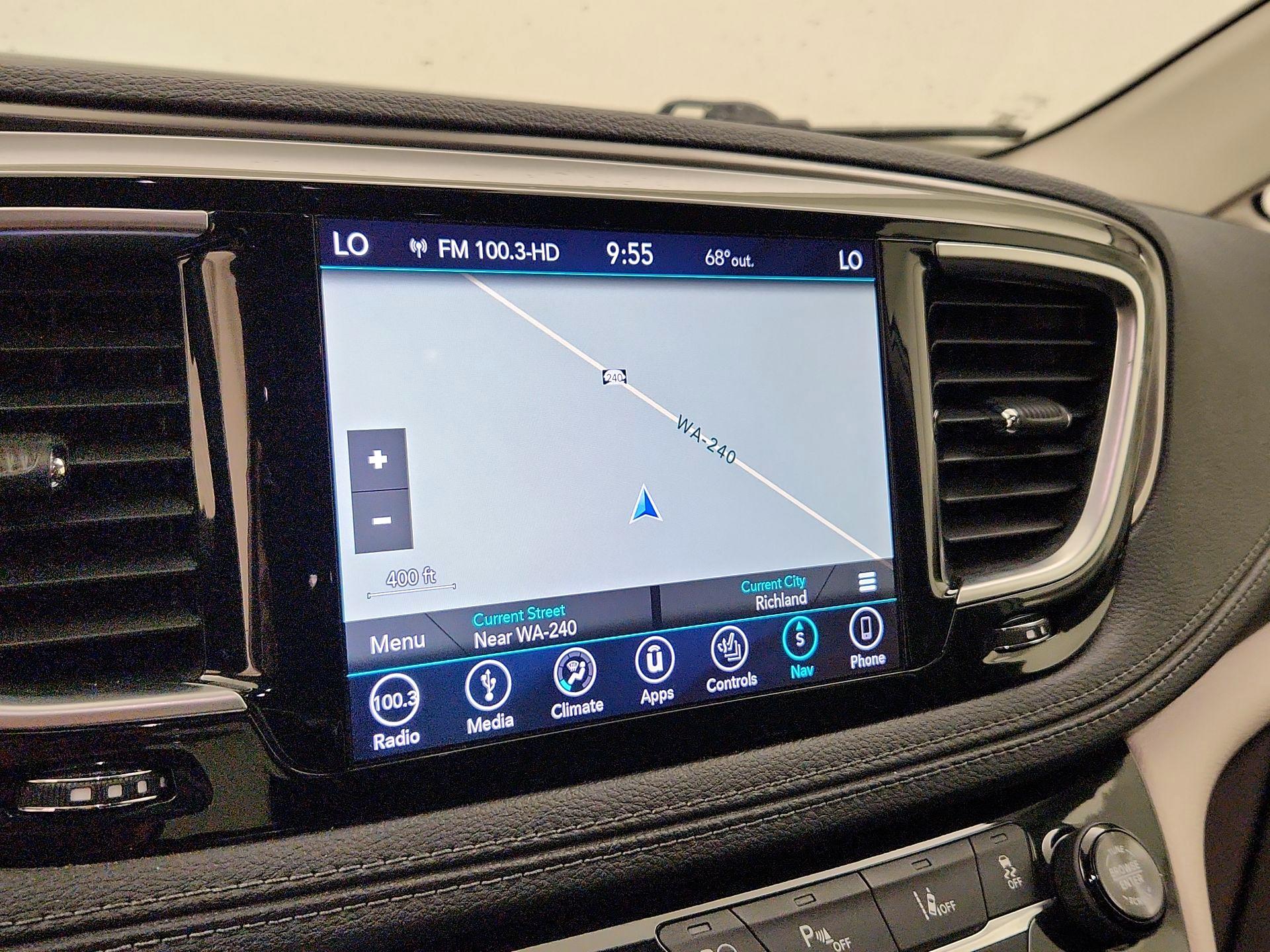 Thumbnail: 2018 Chrysler Pacifica - 14
