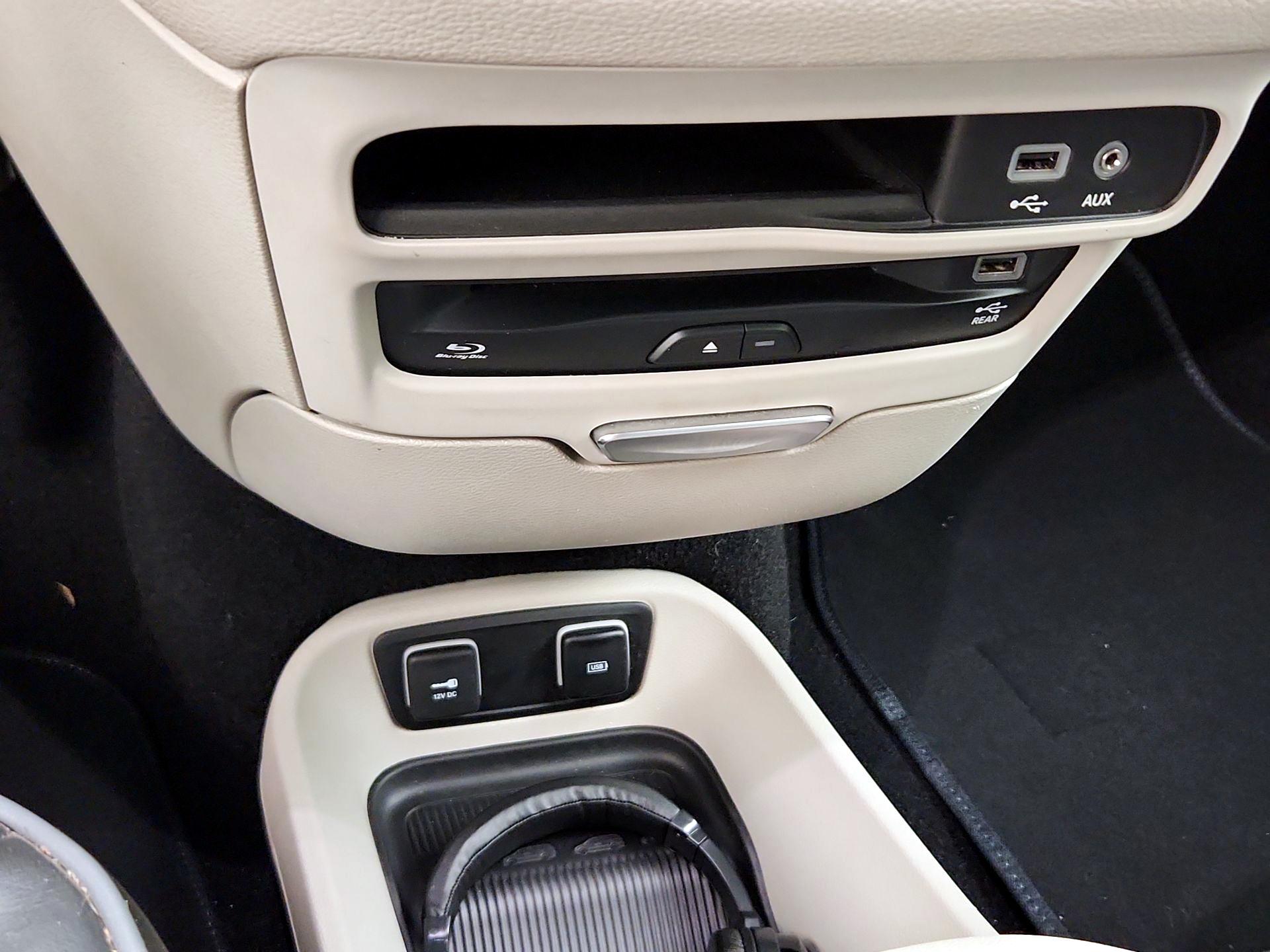 Thumbnail: 2018 Chrysler Pacifica - 19
