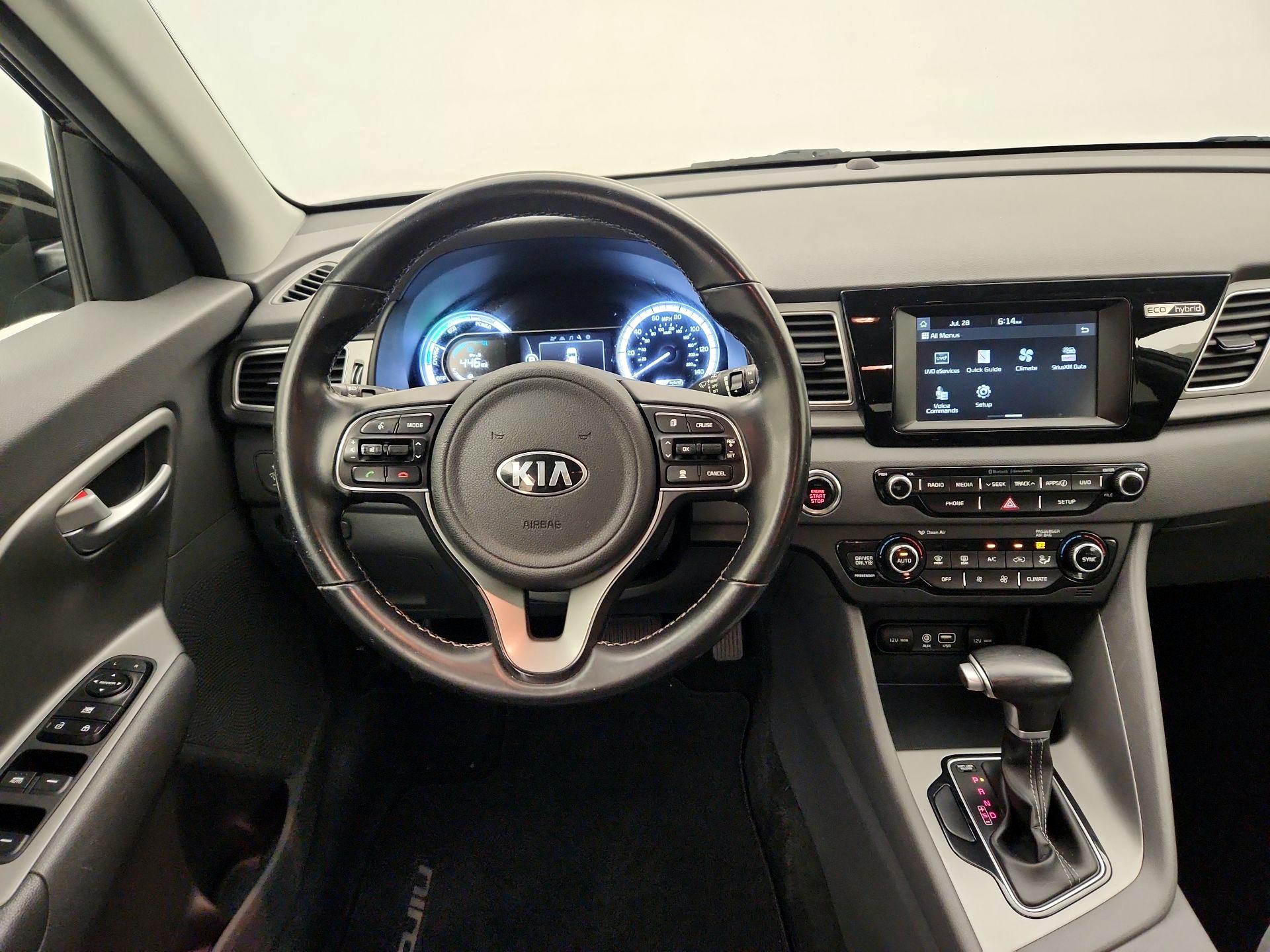 Thumbnail: 2017 Kia Niro - 10