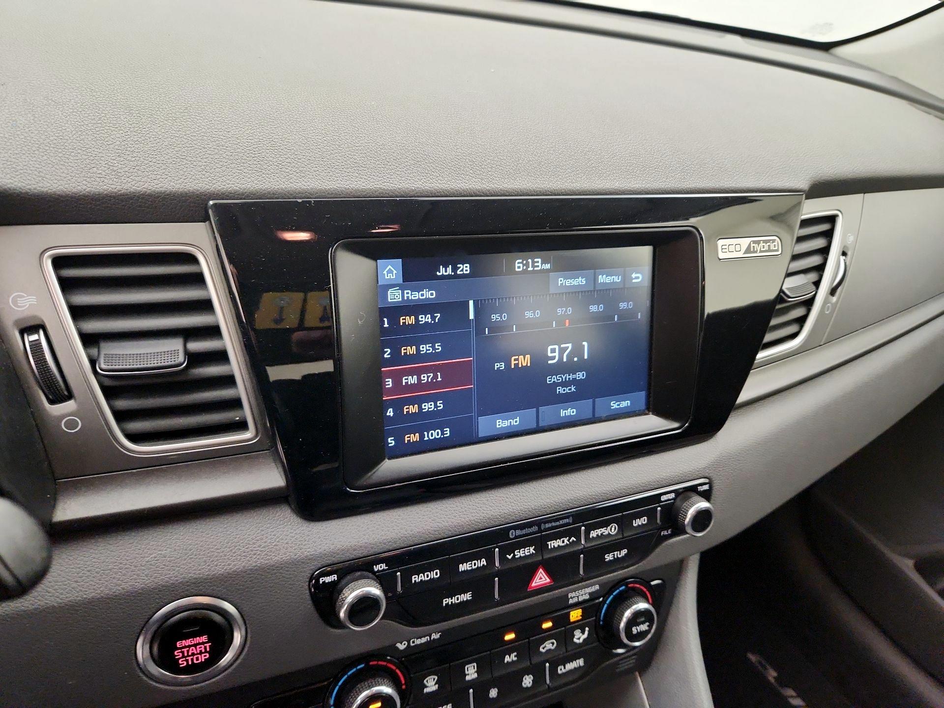 Thumbnail: 2017 Kia Niro - 15