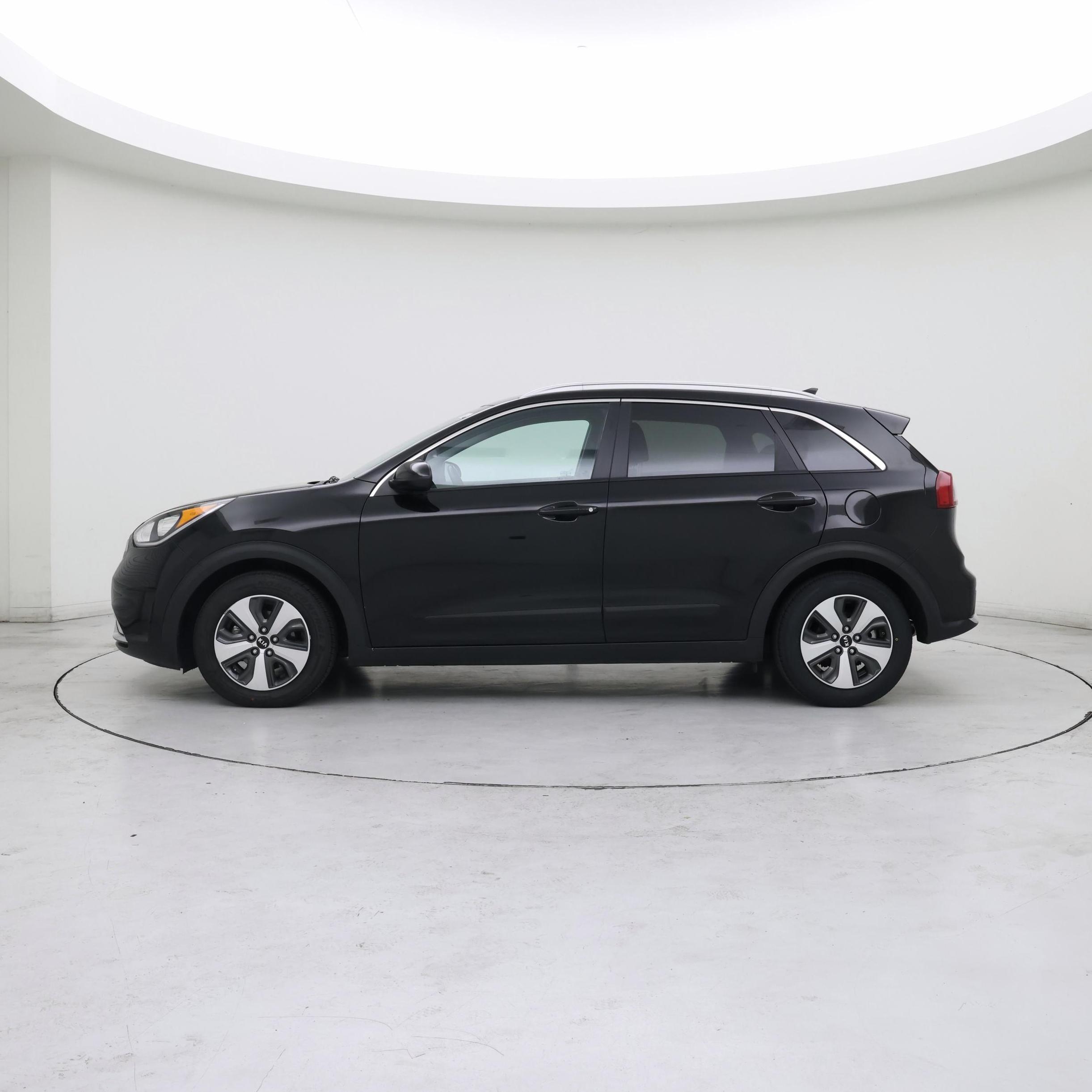 Thumbnail: 2017 Kia Niro - 3