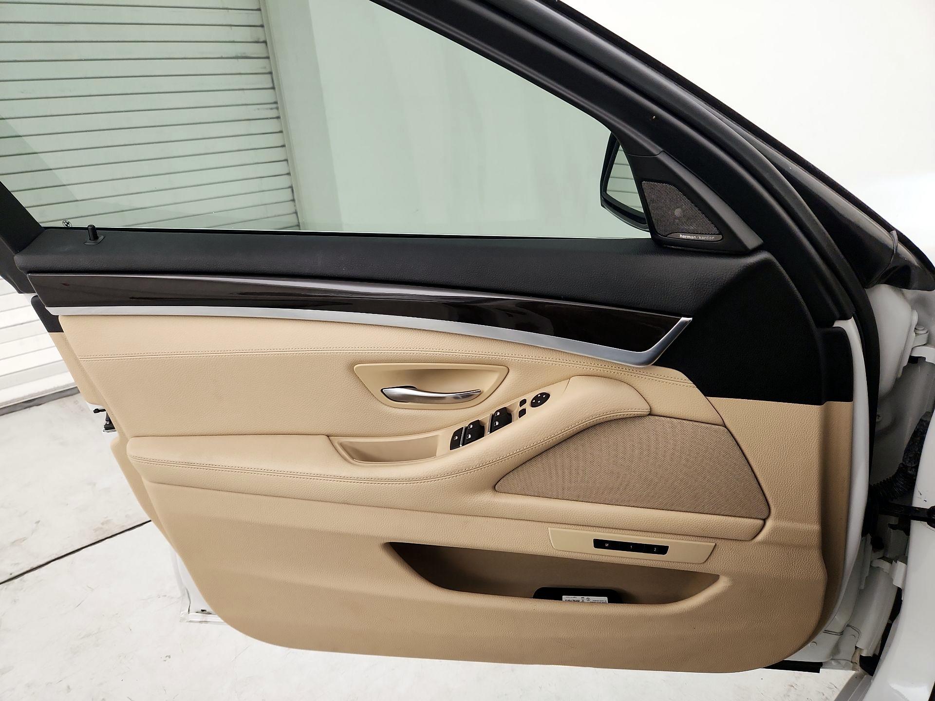 Thumbnail: 2014 BMW 5 Series - 12