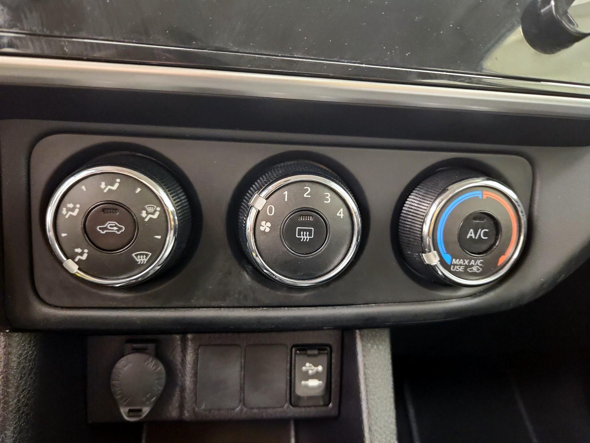Thumbnail: 2019 Toyota Corolla - 16