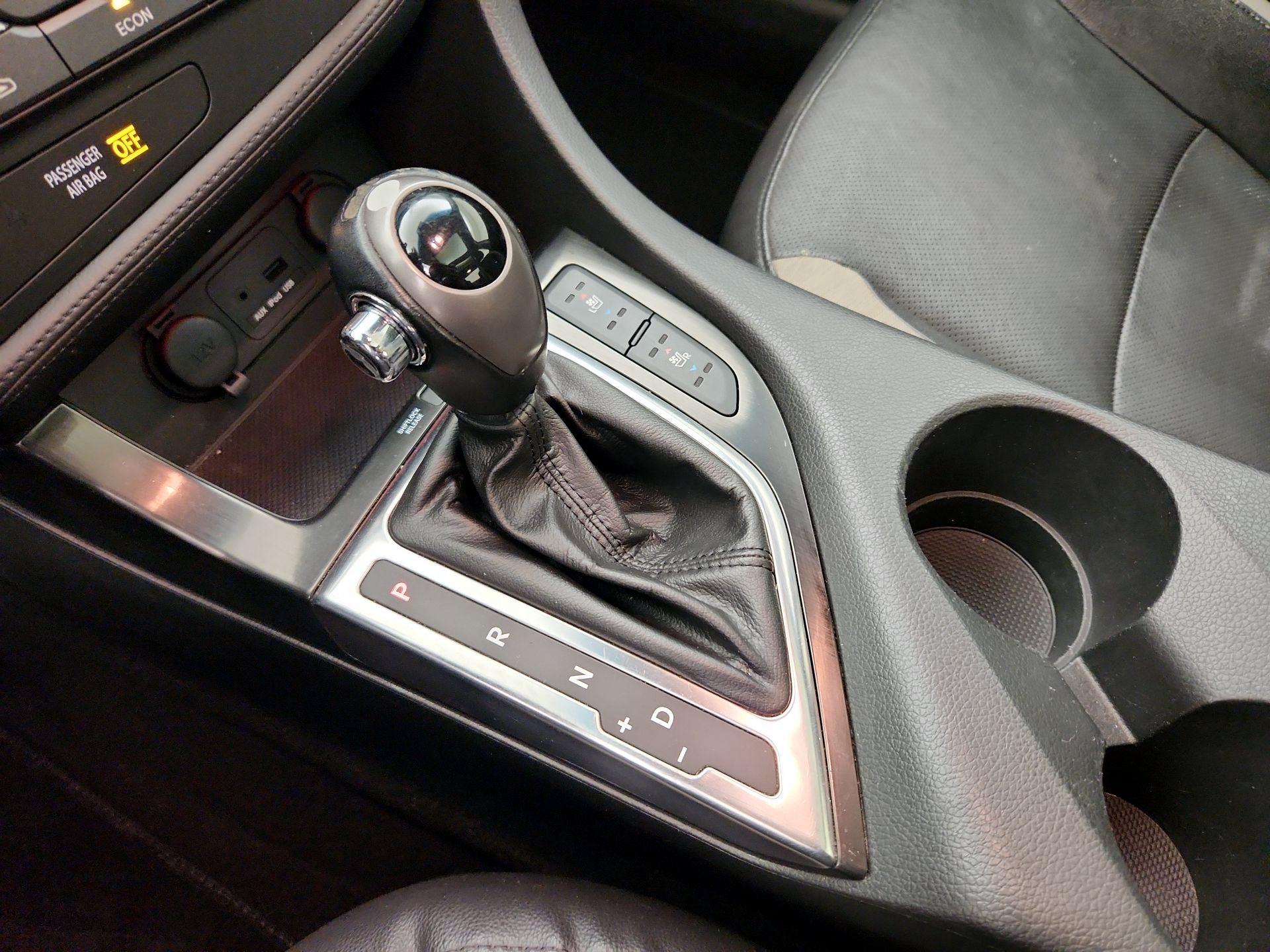 Thumbnail: 2013 Kia Optima - 18