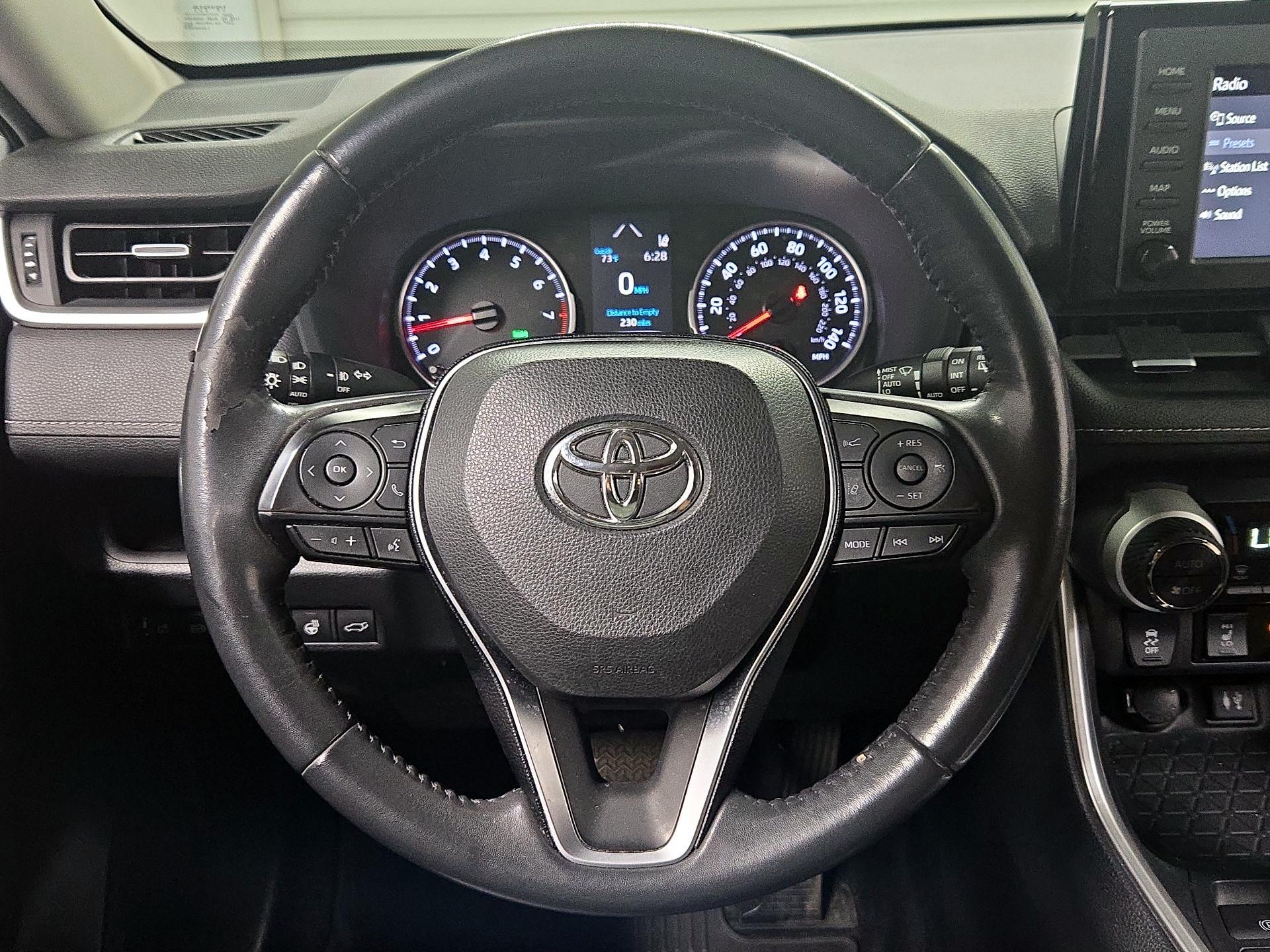 Thumbnail: 2019 Toyota RAV4 - 10