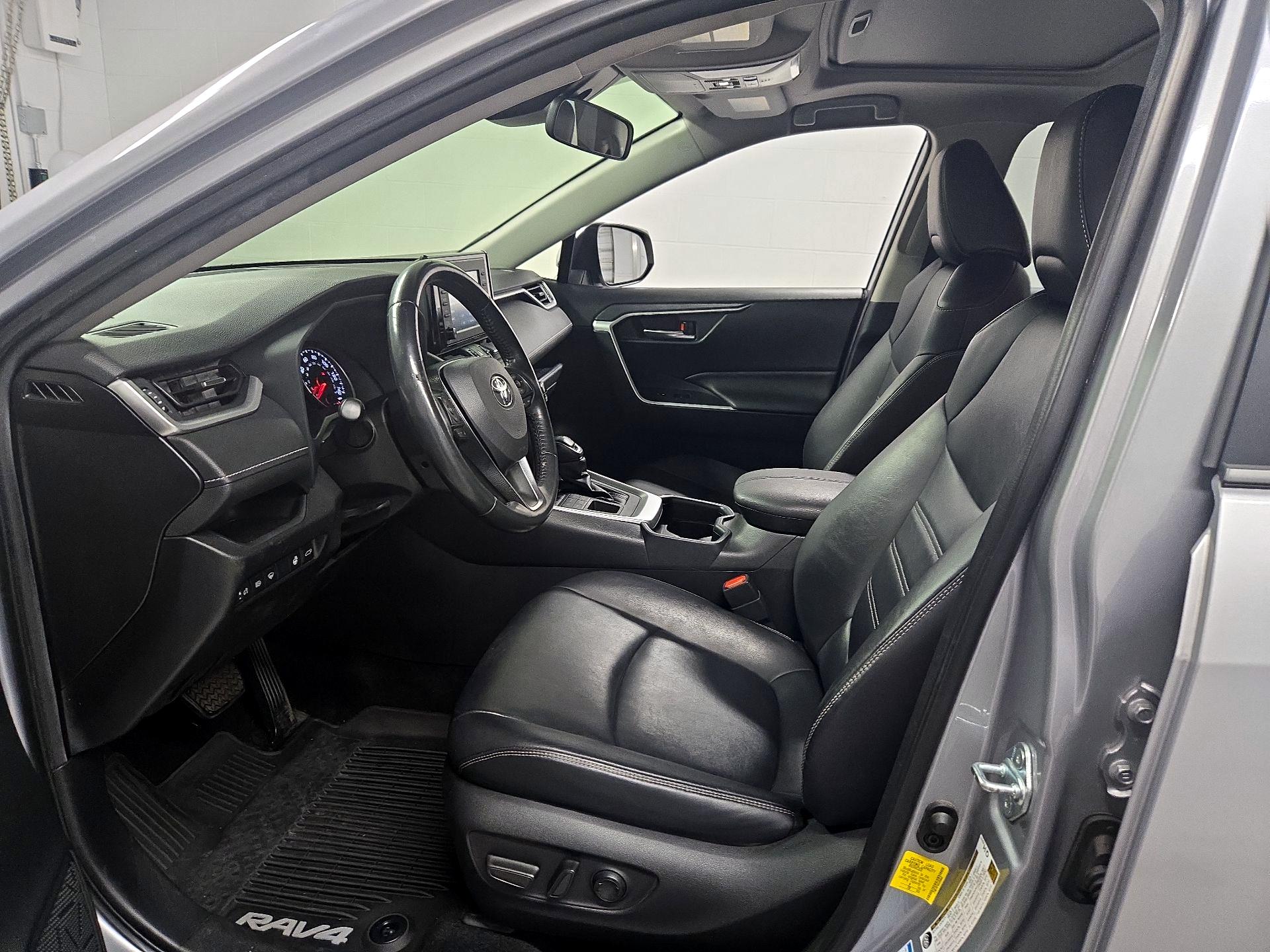 Thumbnail: 2019 Toyota RAV4 - 11