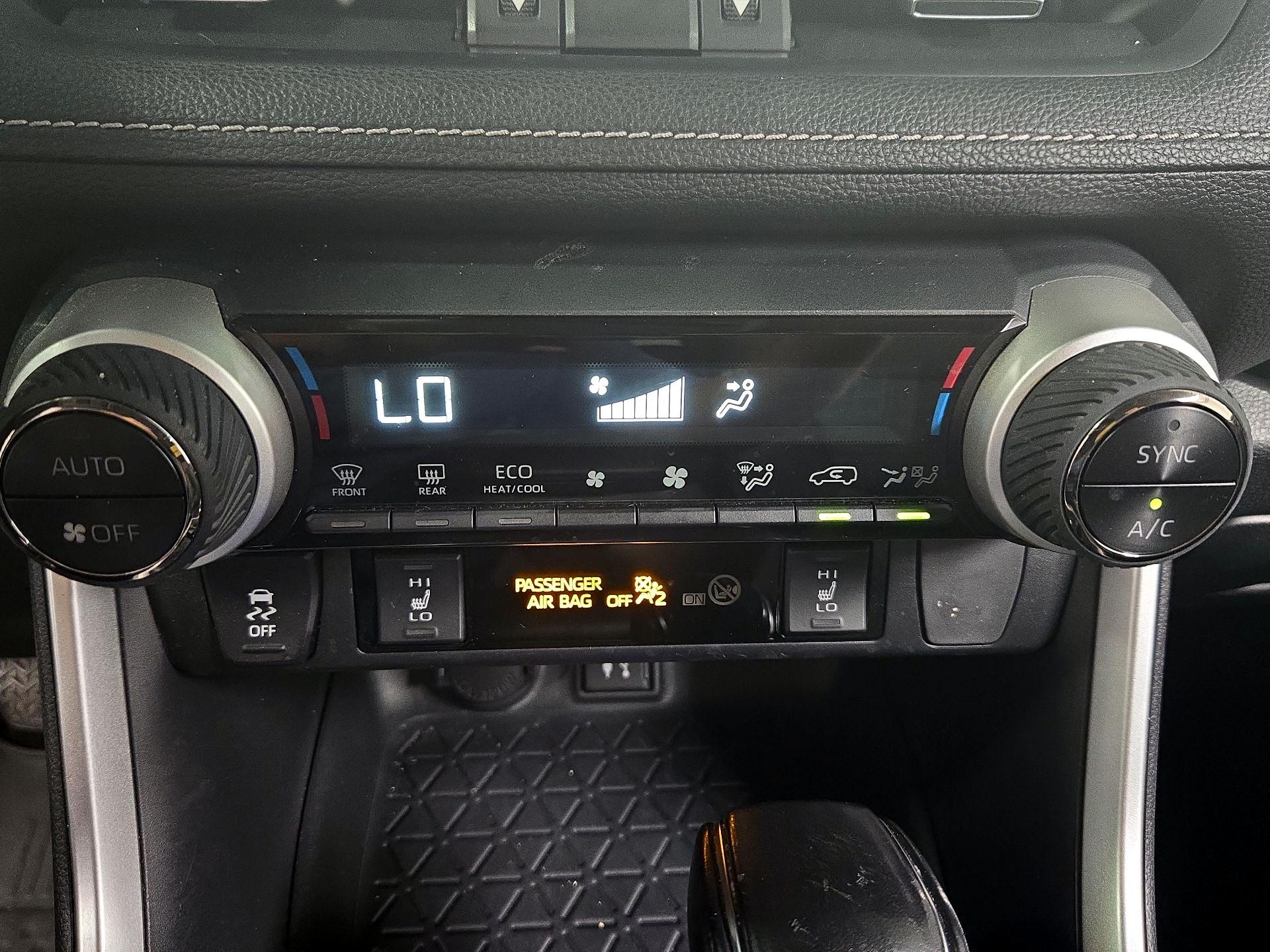Thumbnail: 2019 Toyota RAV4 - 16