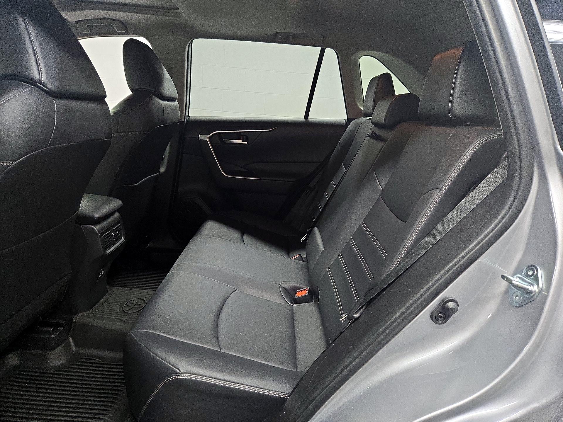 Thumbnail: 2019 Toyota RAV4 - 20