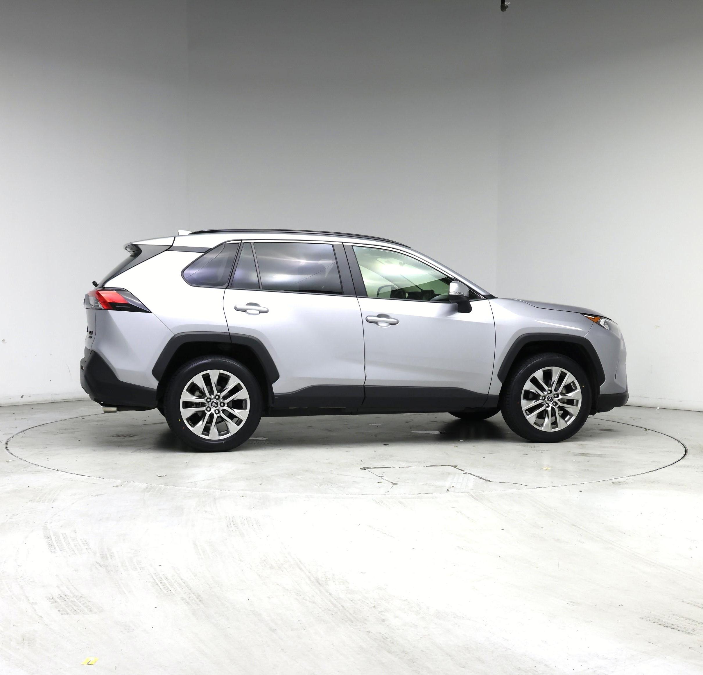 Thumbnail: 2019 Toyota RAV4 - 7