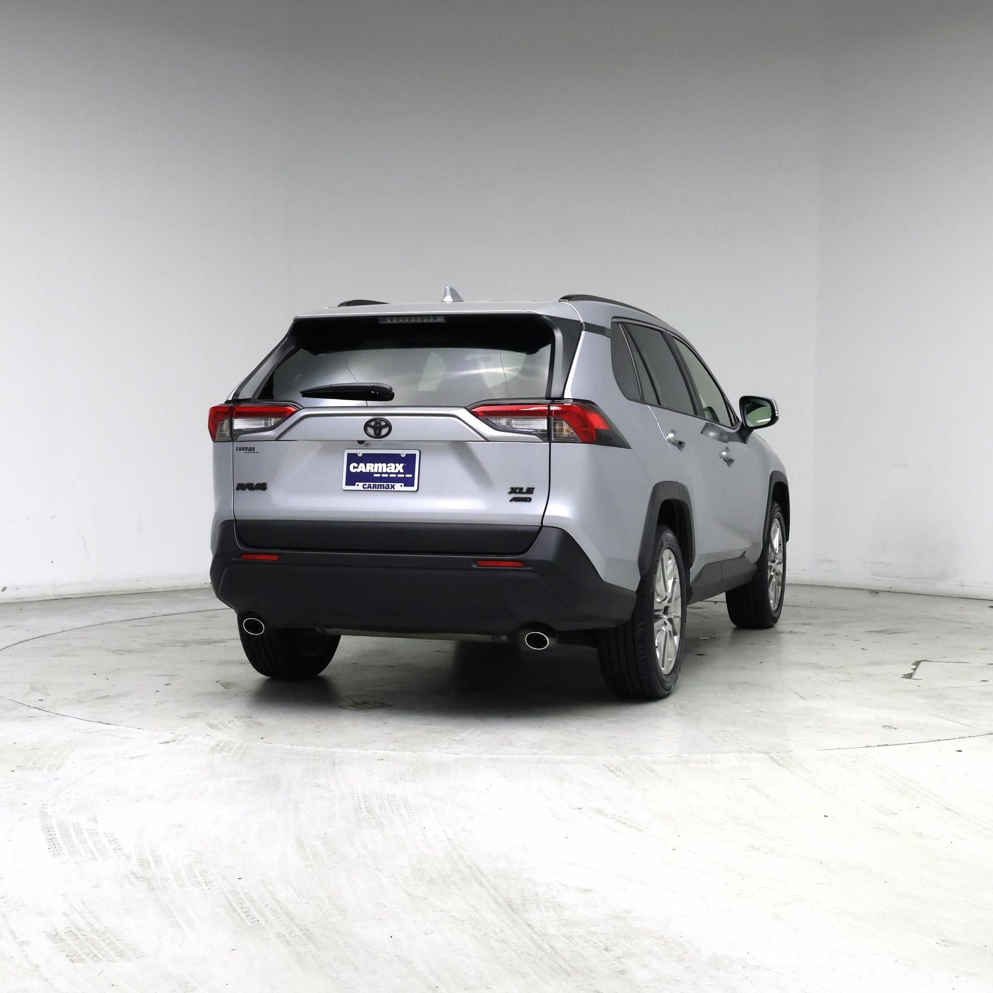Thumbnail: 2019 Toyota RAV4 - 8