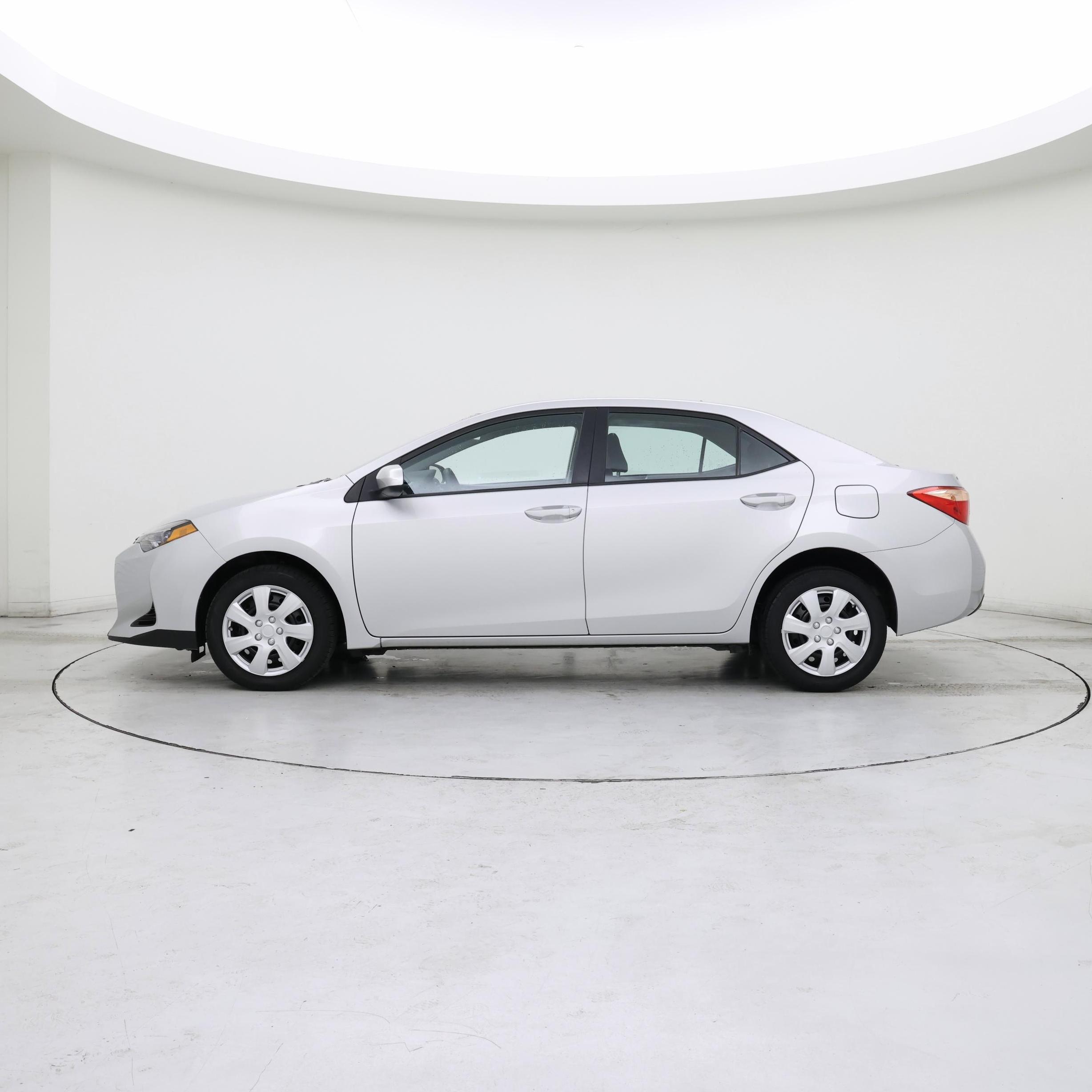 Thumbnail: 2017 Toyota Corolla - 3