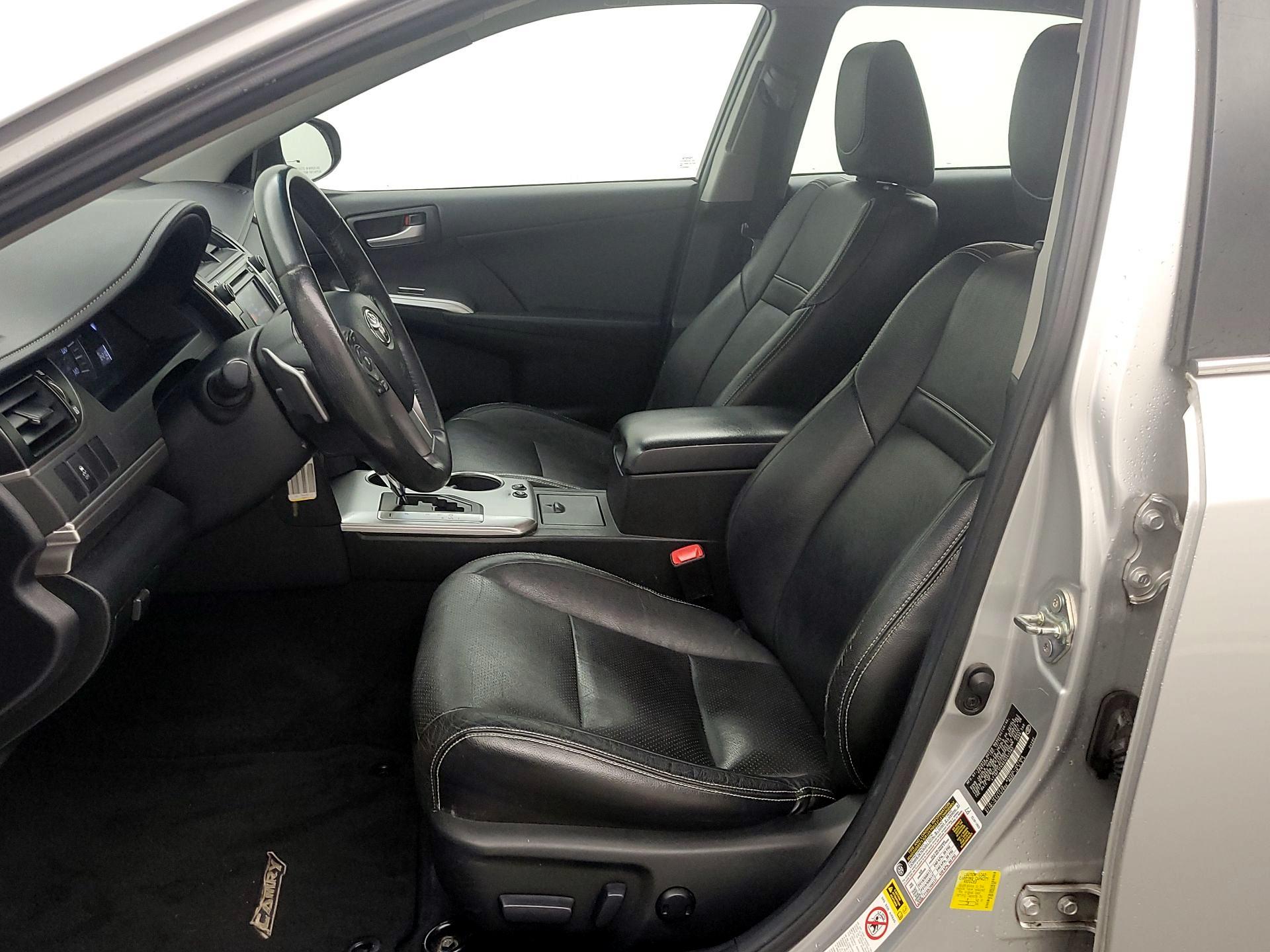 Thumbnail: 2014 Toyota Camry - 11