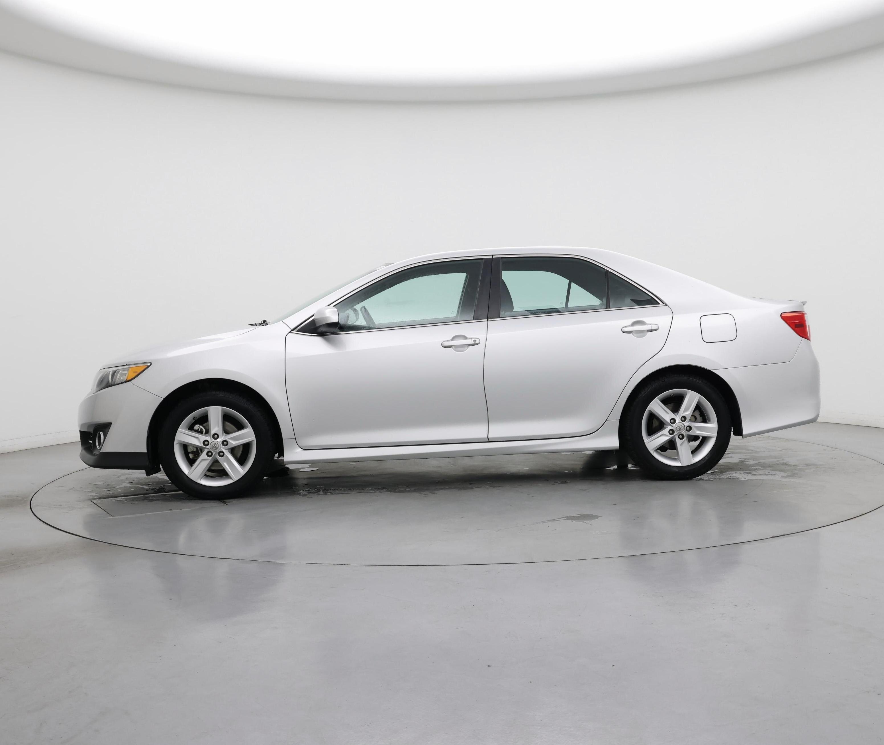Thumbnail: 2014 Toyota Camry - 3