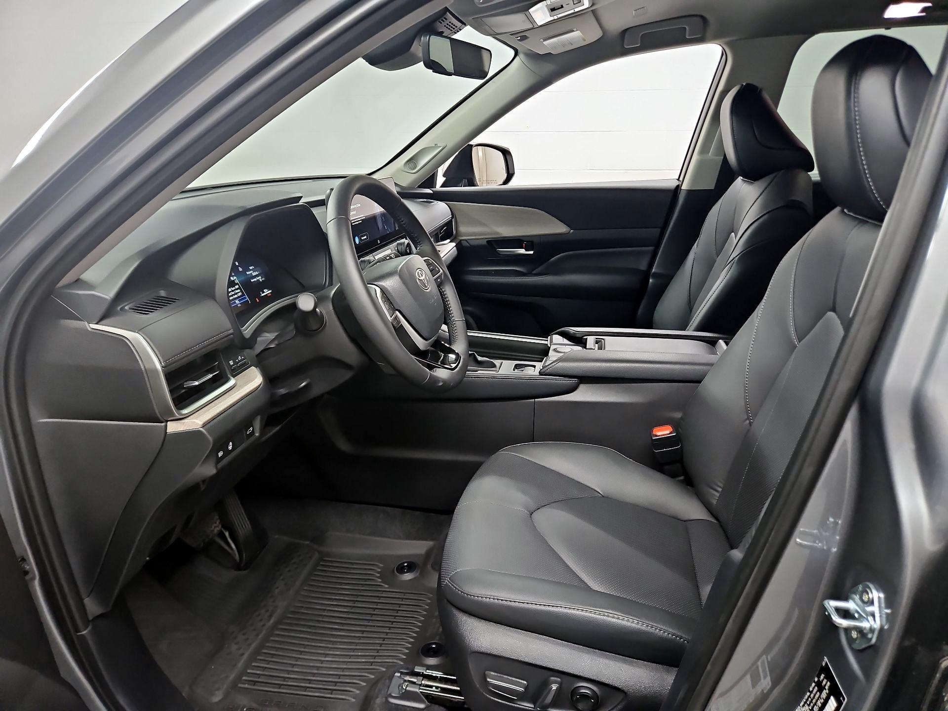 Thumbnail: 2025 Toyota Grand Highlander - 11