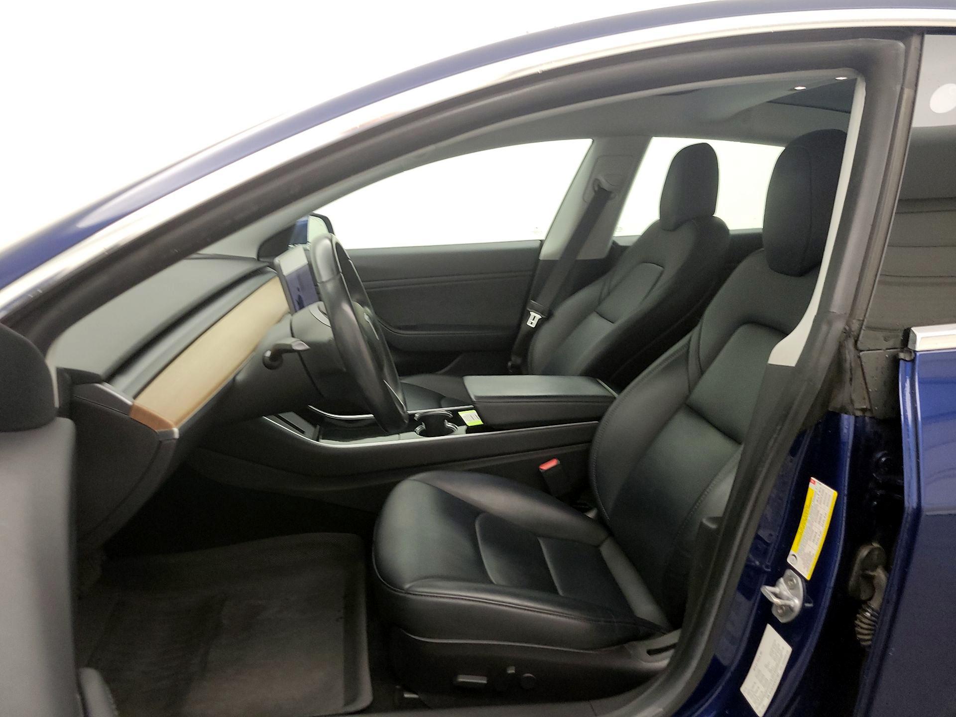 Thumbnail: 2019 Tesla Model 3 - 11