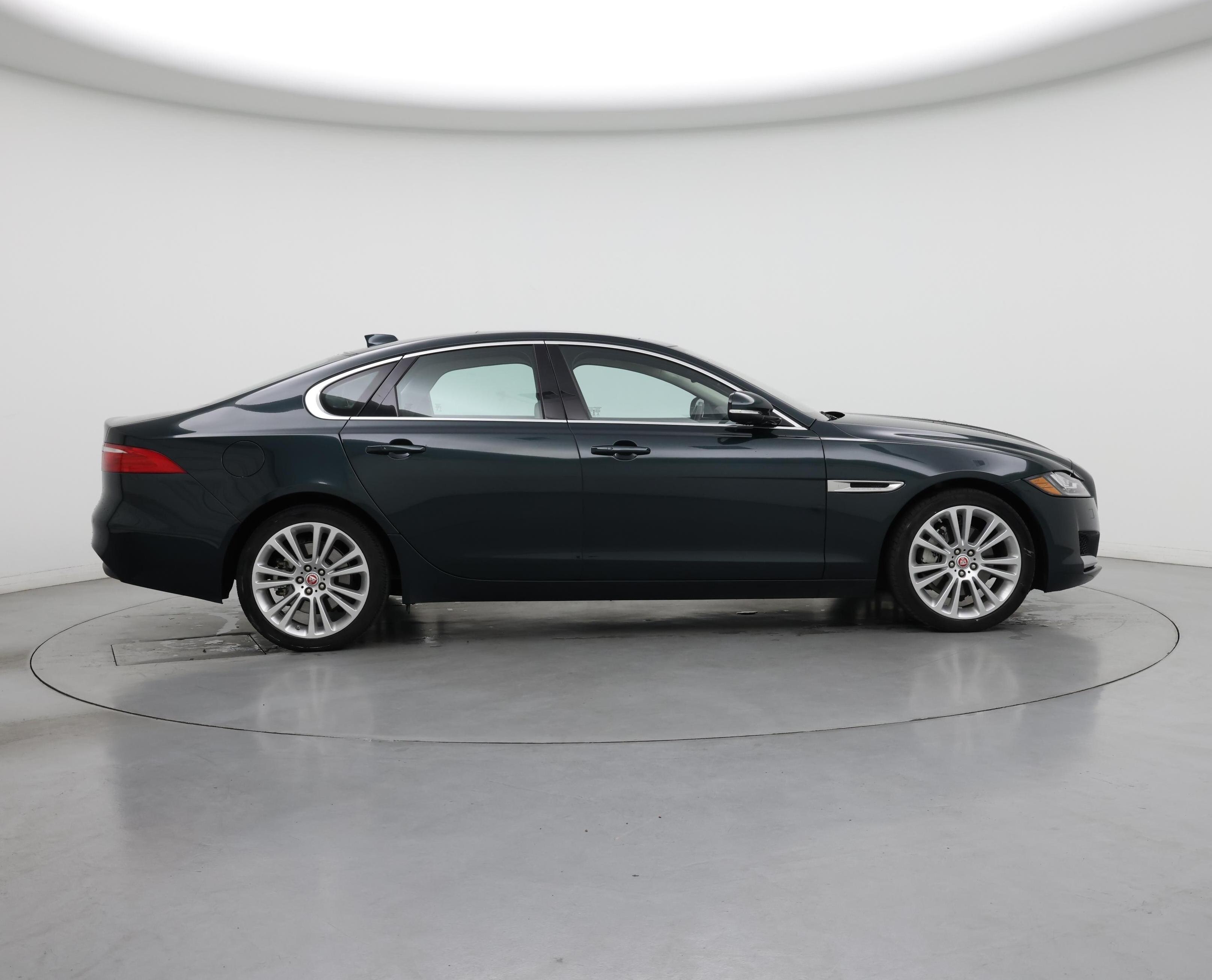 Thumbnail: 2017 Jaguar XF - 7