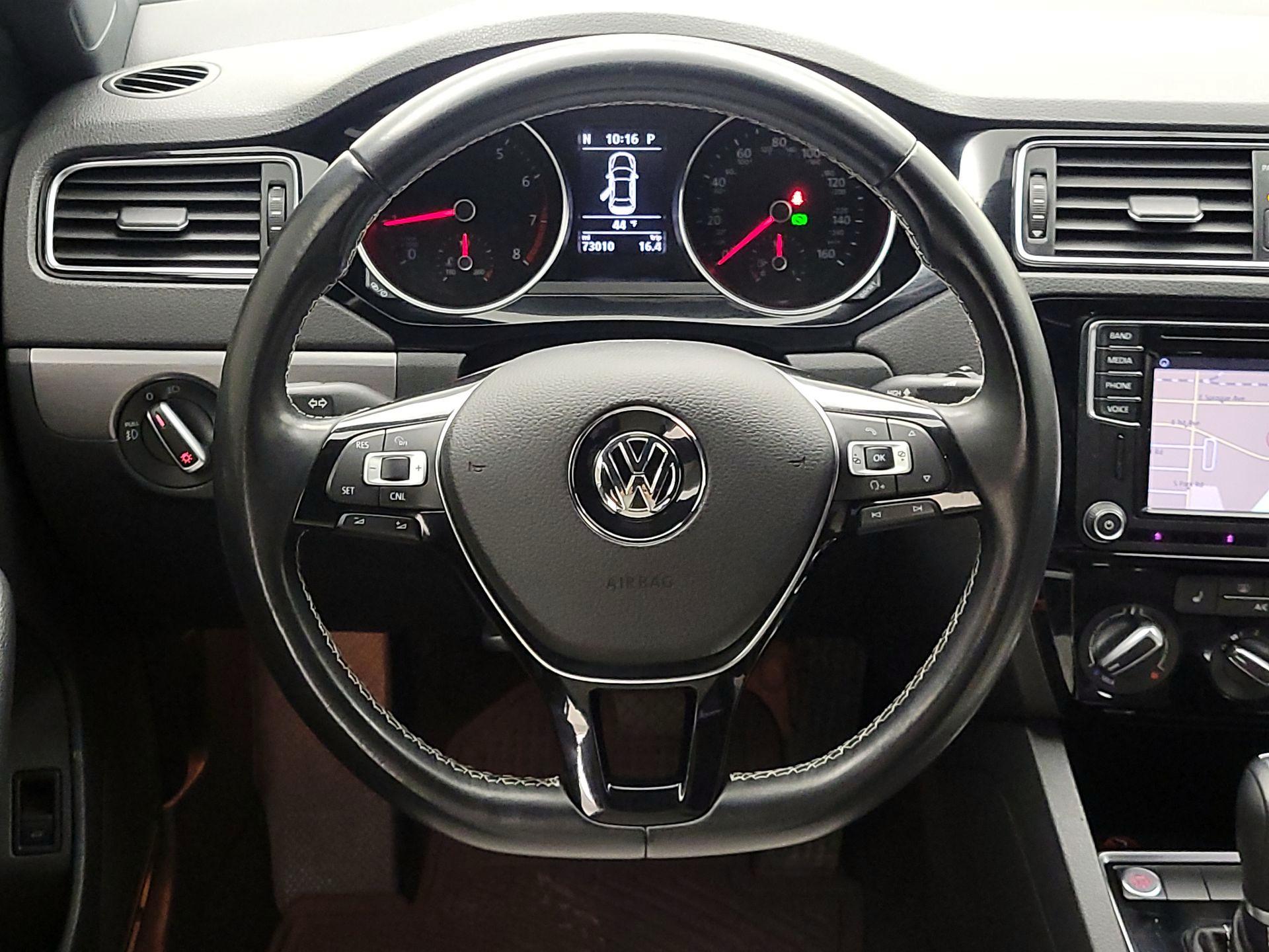 Thumbnail: 2016 Volkswagen Jetta - 10