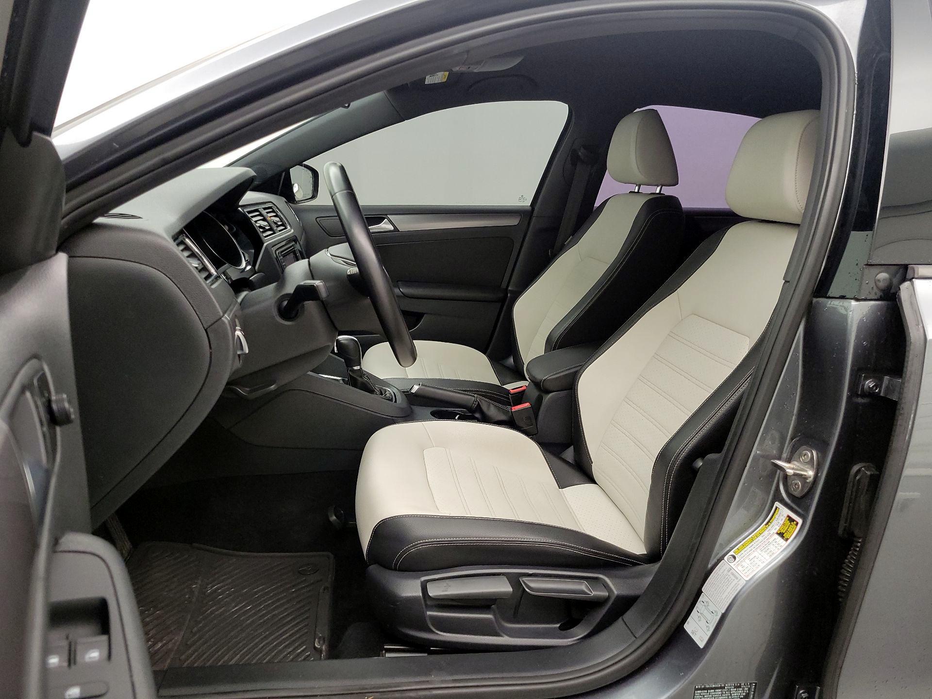 Thumbnail: 2016 Volkswagen Jetta - 11