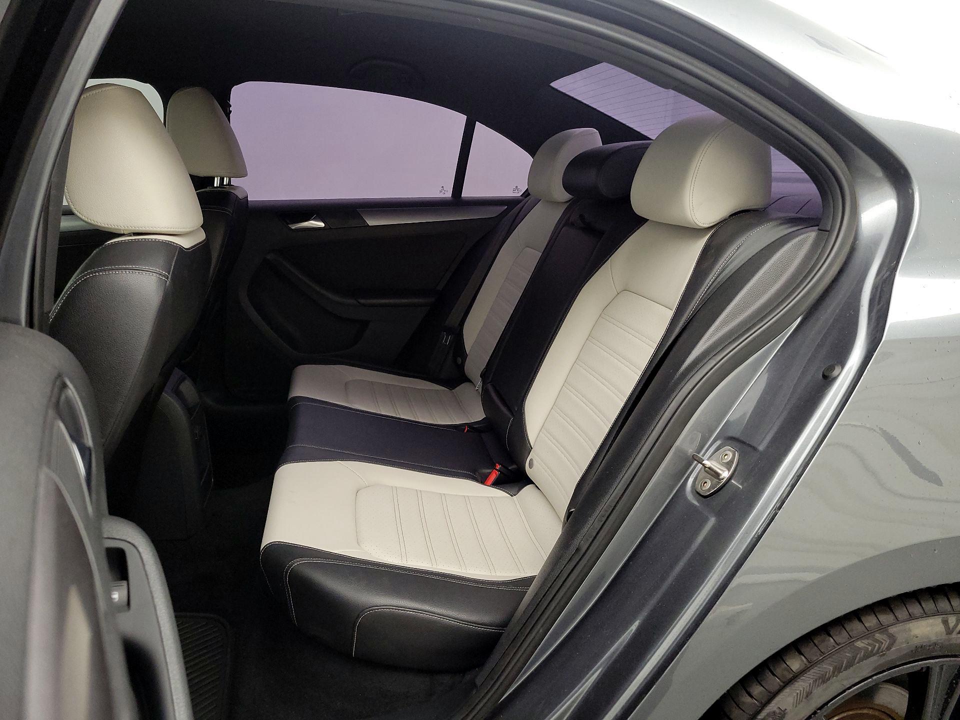 Thumbnail: 2016 Volkswagen Jetta - 20