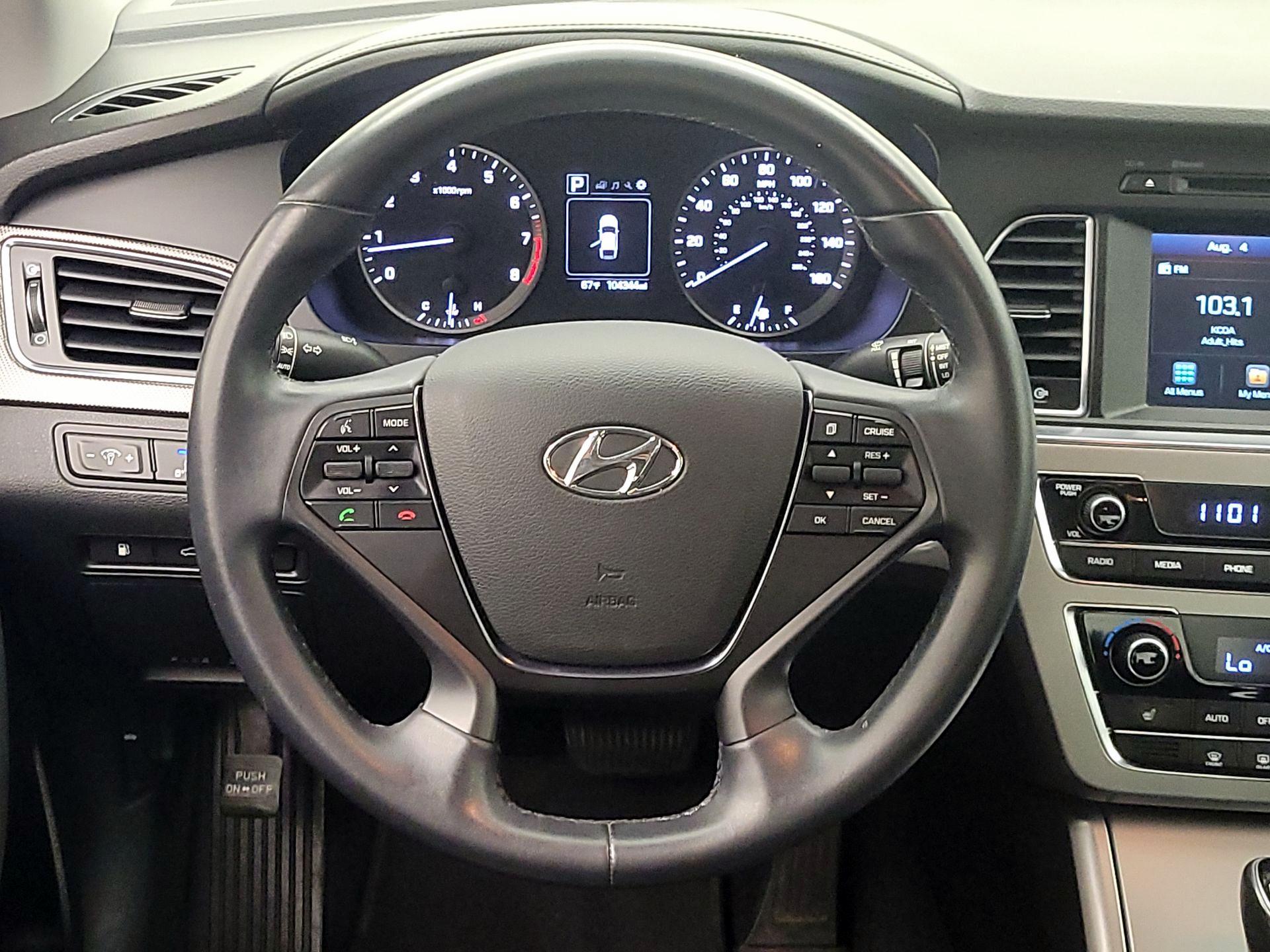 Thumbnail: 2016 Hyundai Sonata - 10